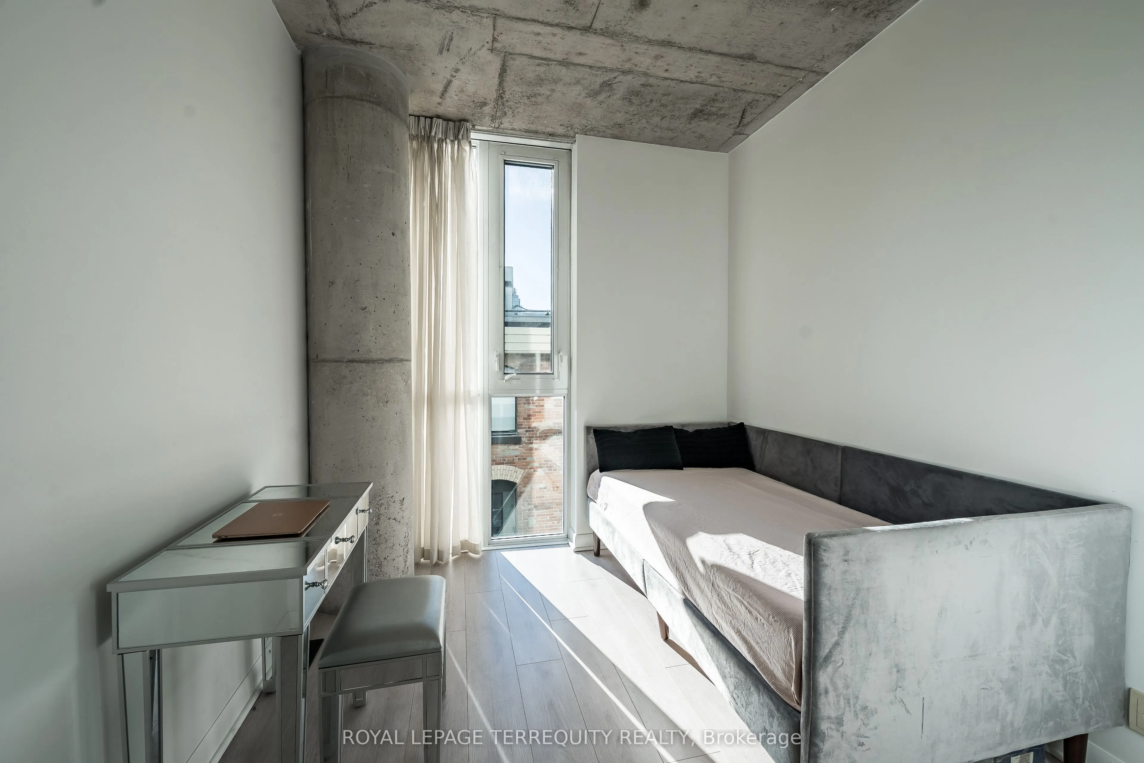 478 King Street W, #417