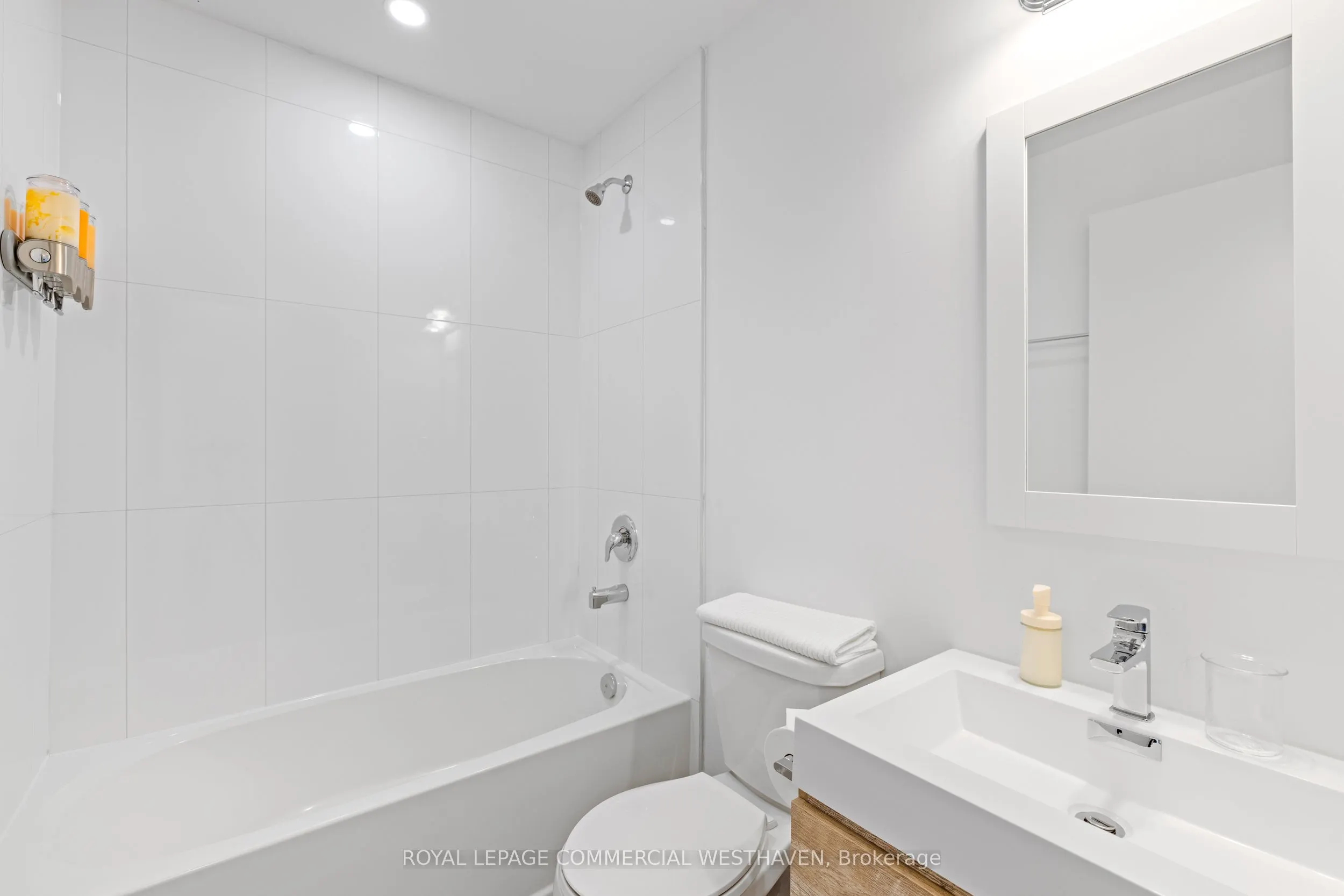 449 Lansdowne Avenue, #A