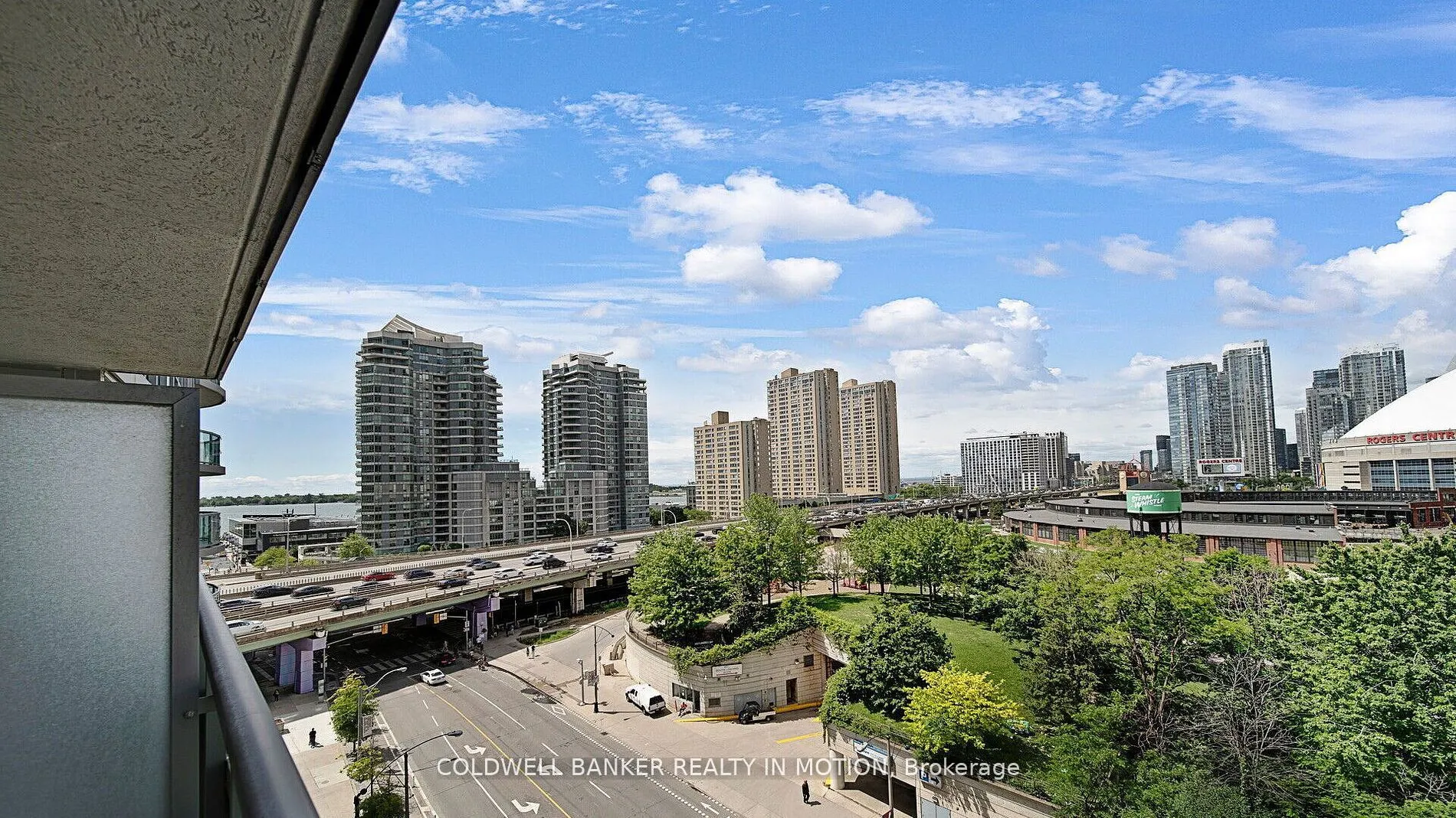 25 Lower Simcoe Street, #918