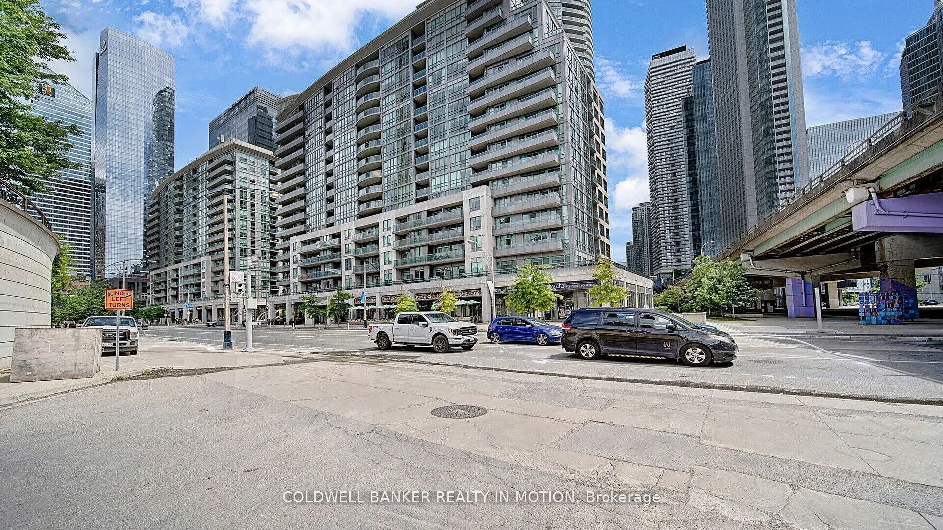 25 Lower Simcoe Street, #918