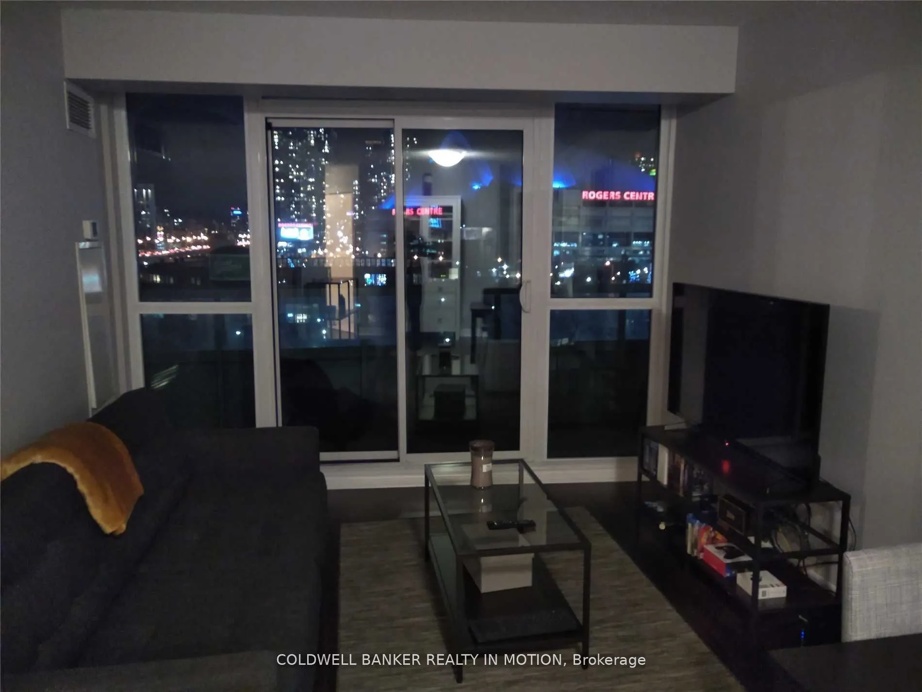 25 Lower Simcoe Street, #918