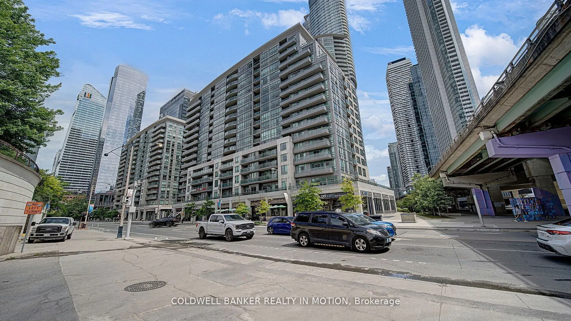 25 Lower Simcoe Street, #918