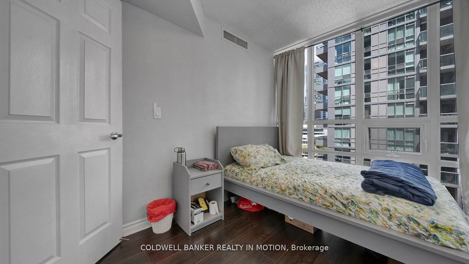 25 Lower Simcoe Street, #918