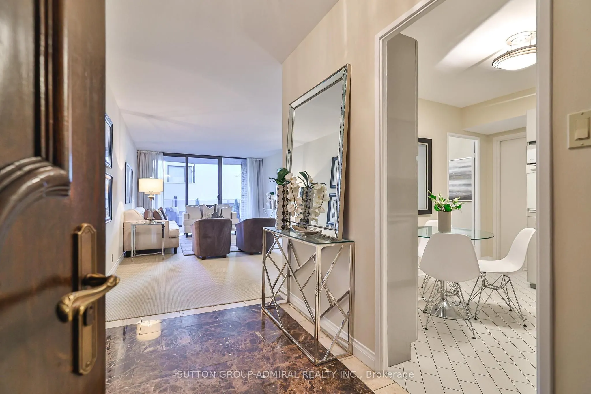 350 Lonsdale Road, #303