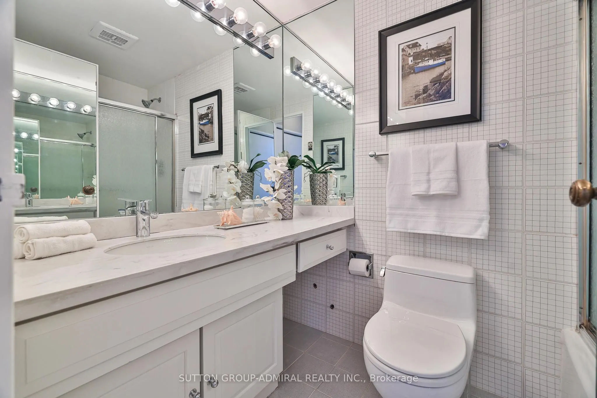 350 Lonsdale Road, #303