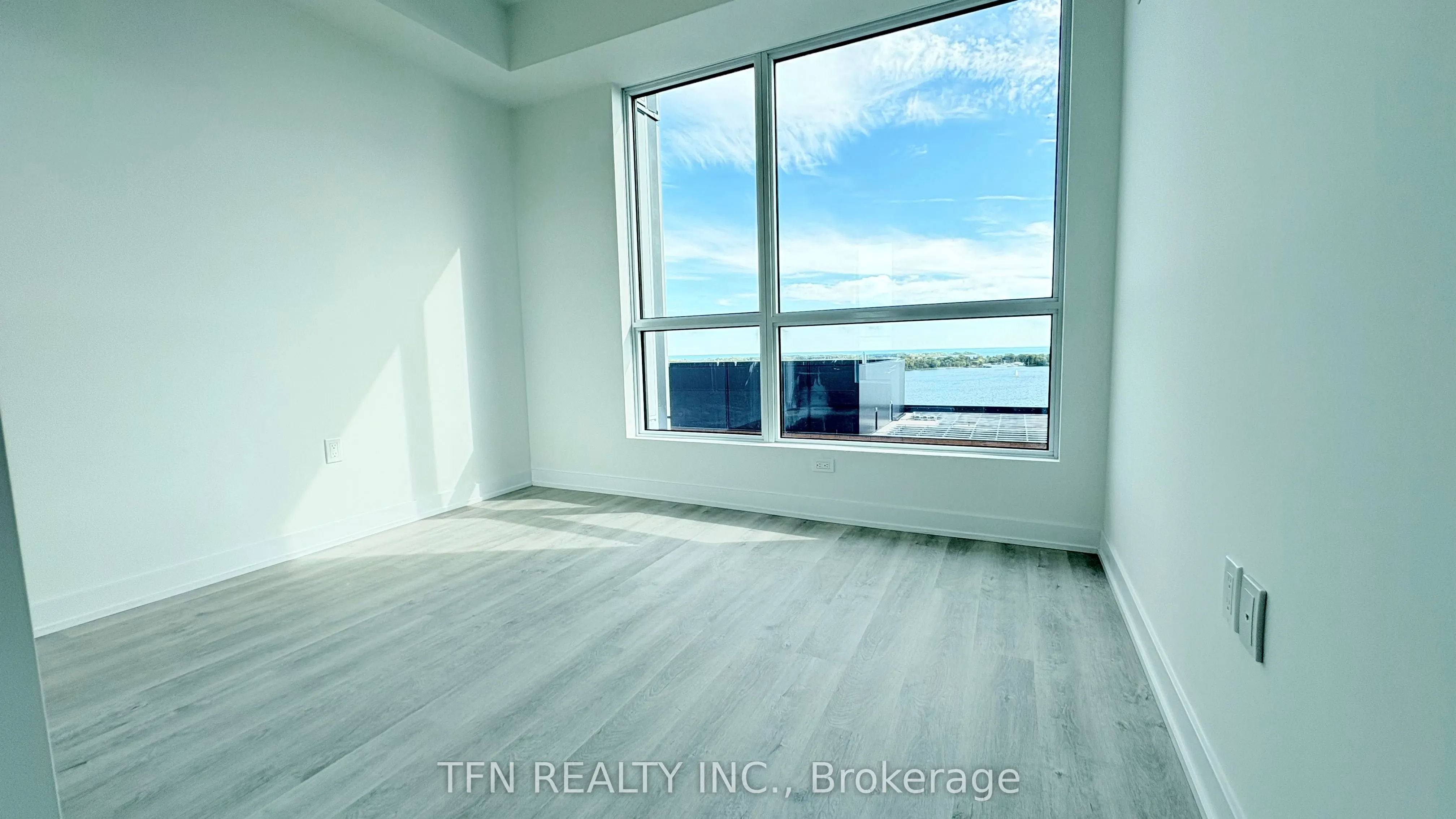 15 Richardson Street, #1814