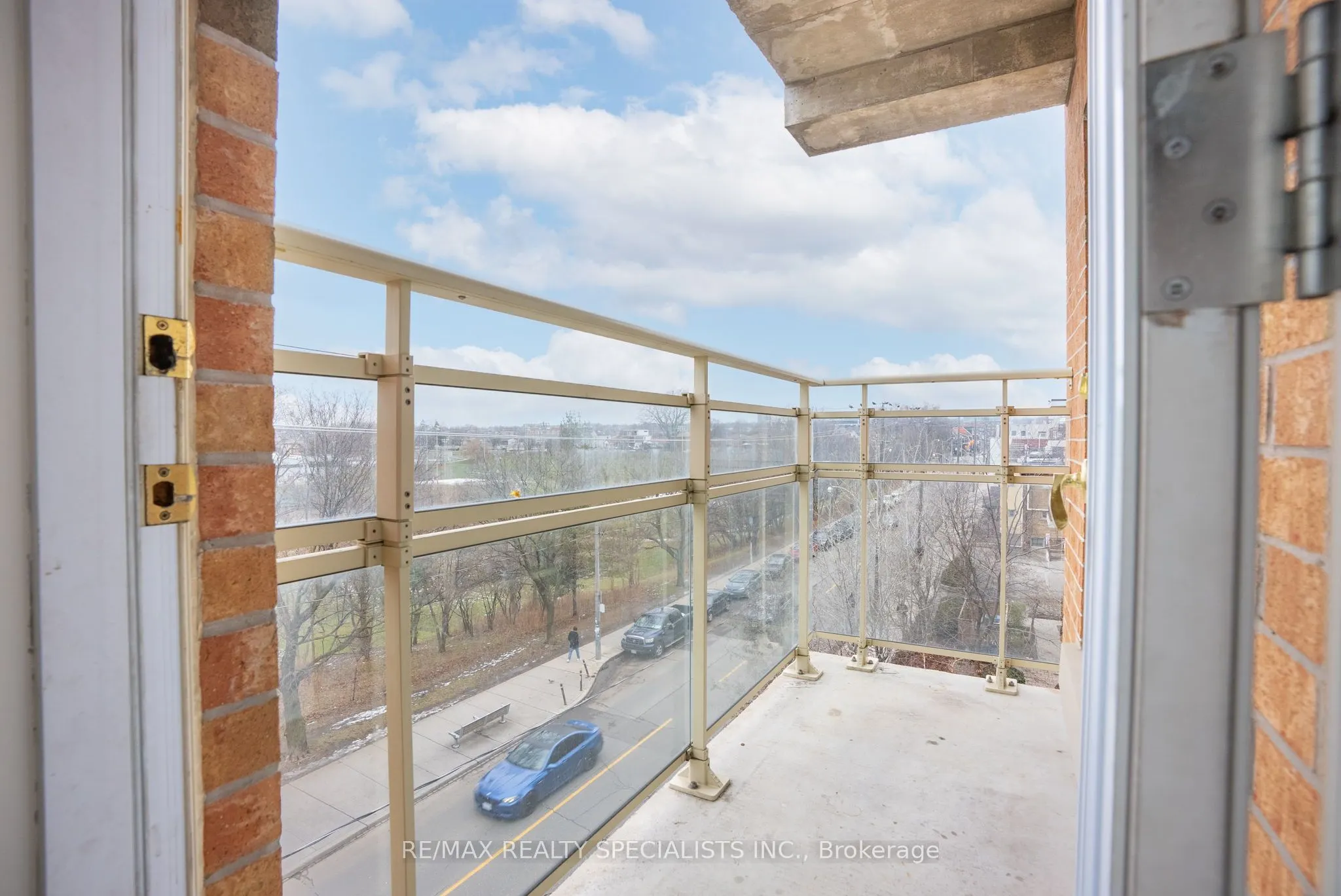 11 Christie Street, #402