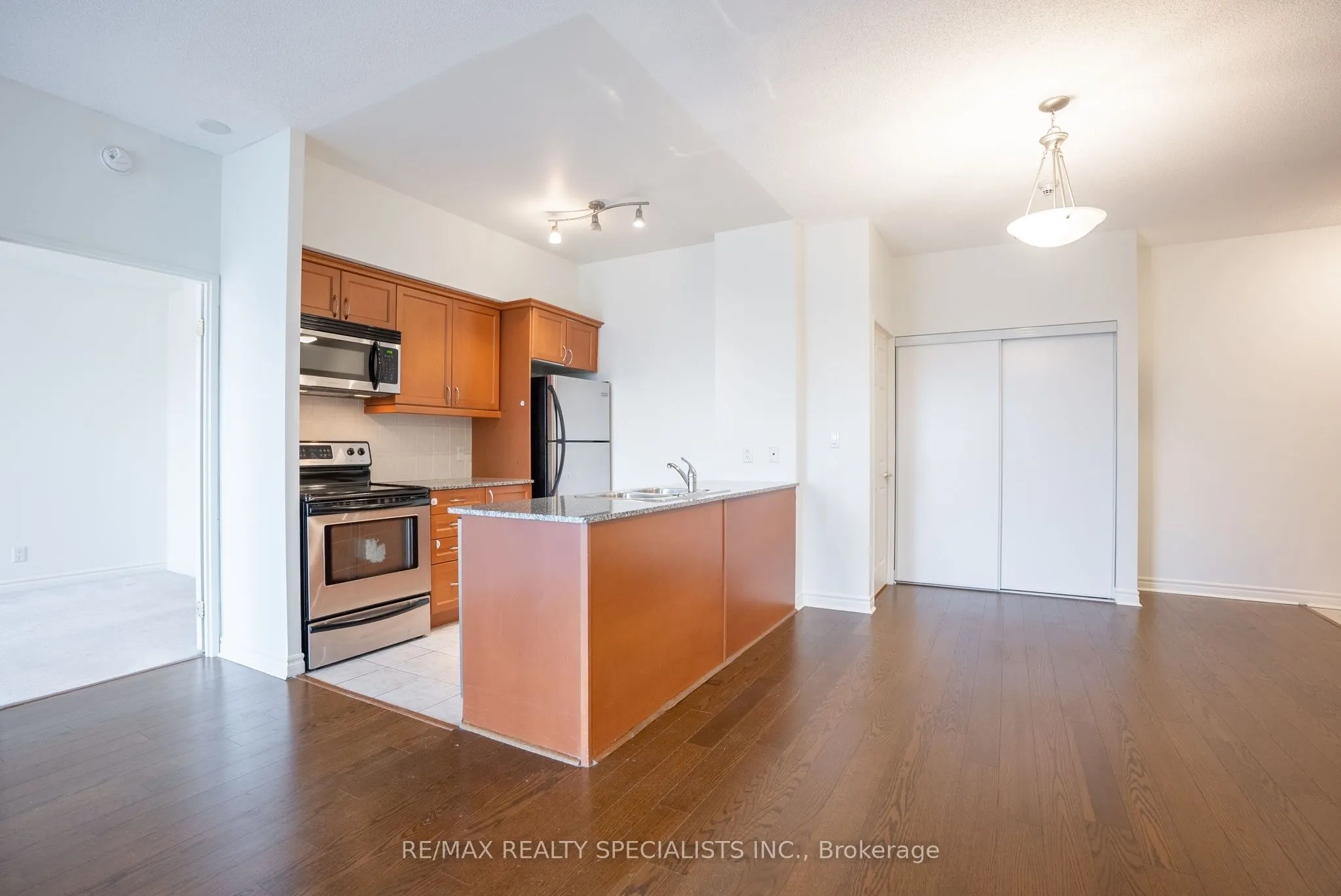 11 Christie Street, #402