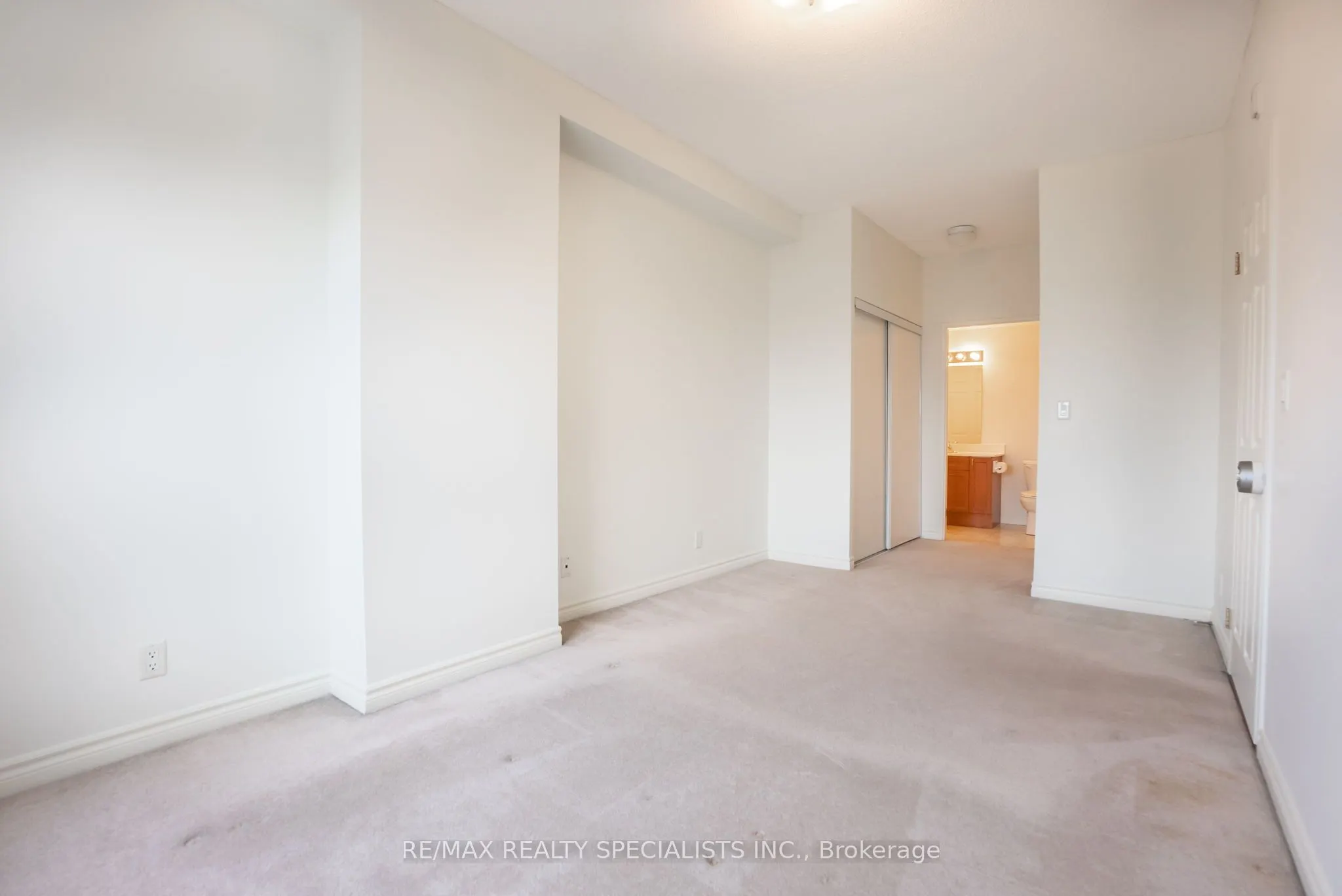 11 Christie Street, #402
