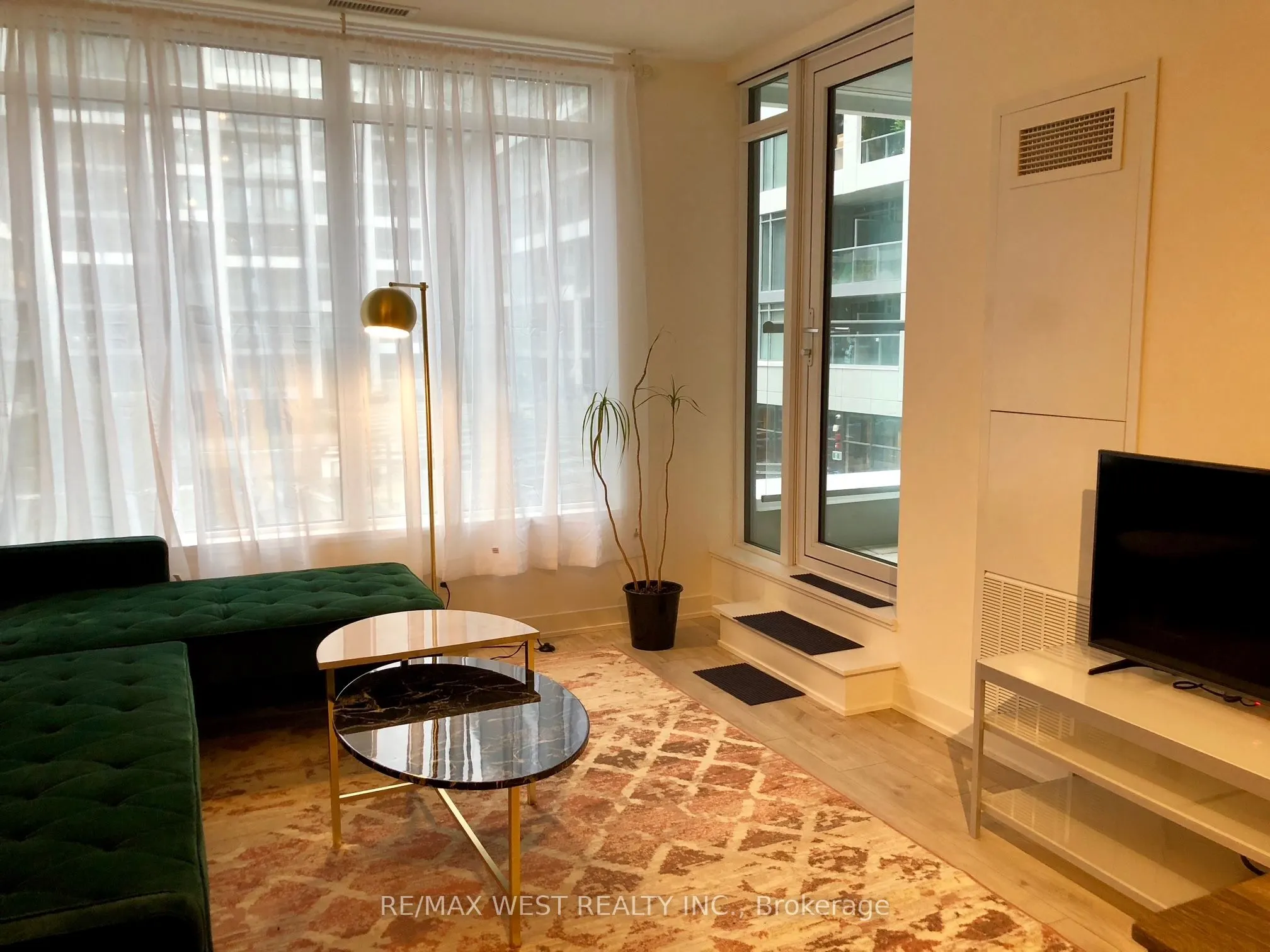 576 Front Street W, #313