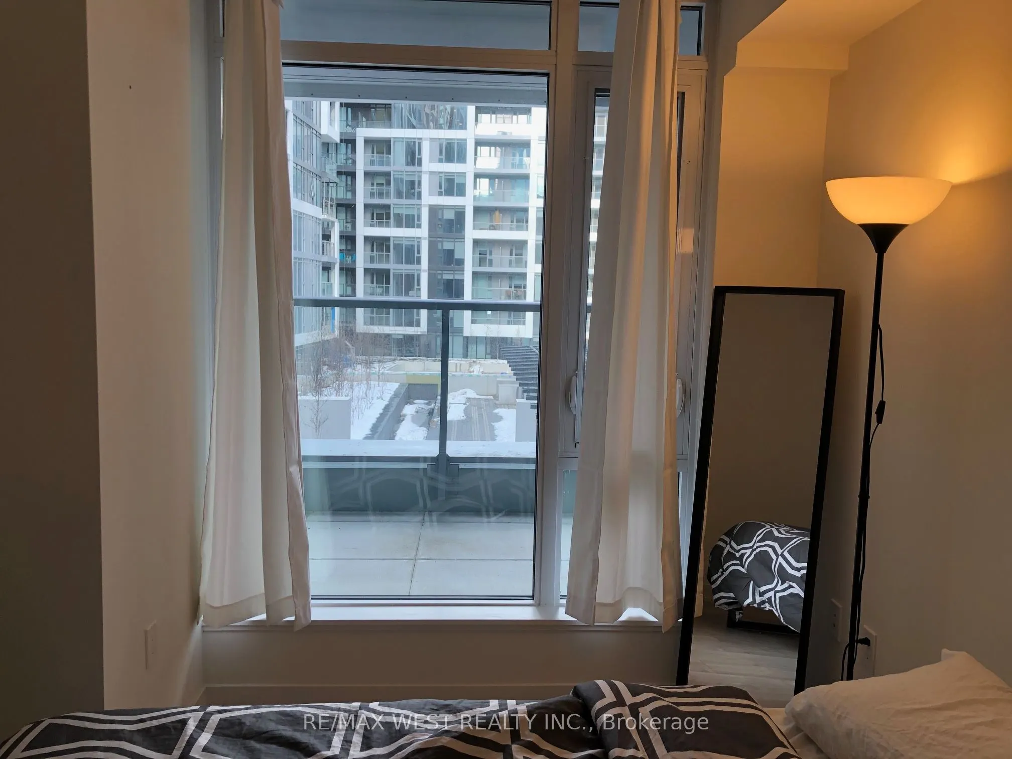 576 Front Street W, #313