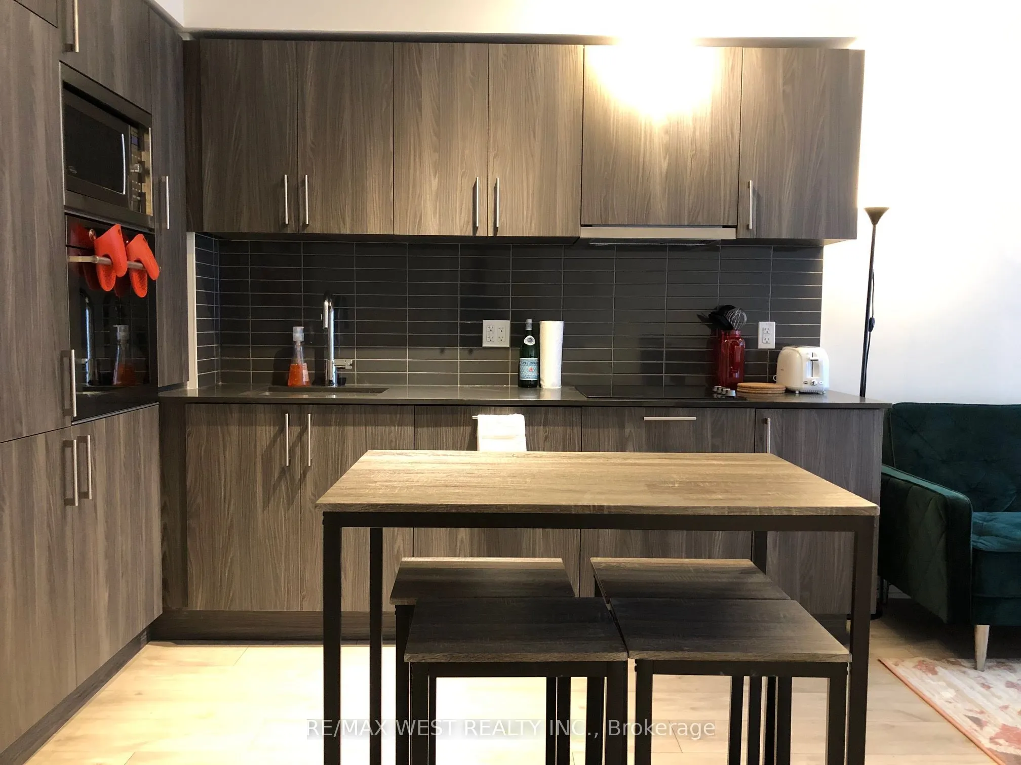 576 Front Street W, #313