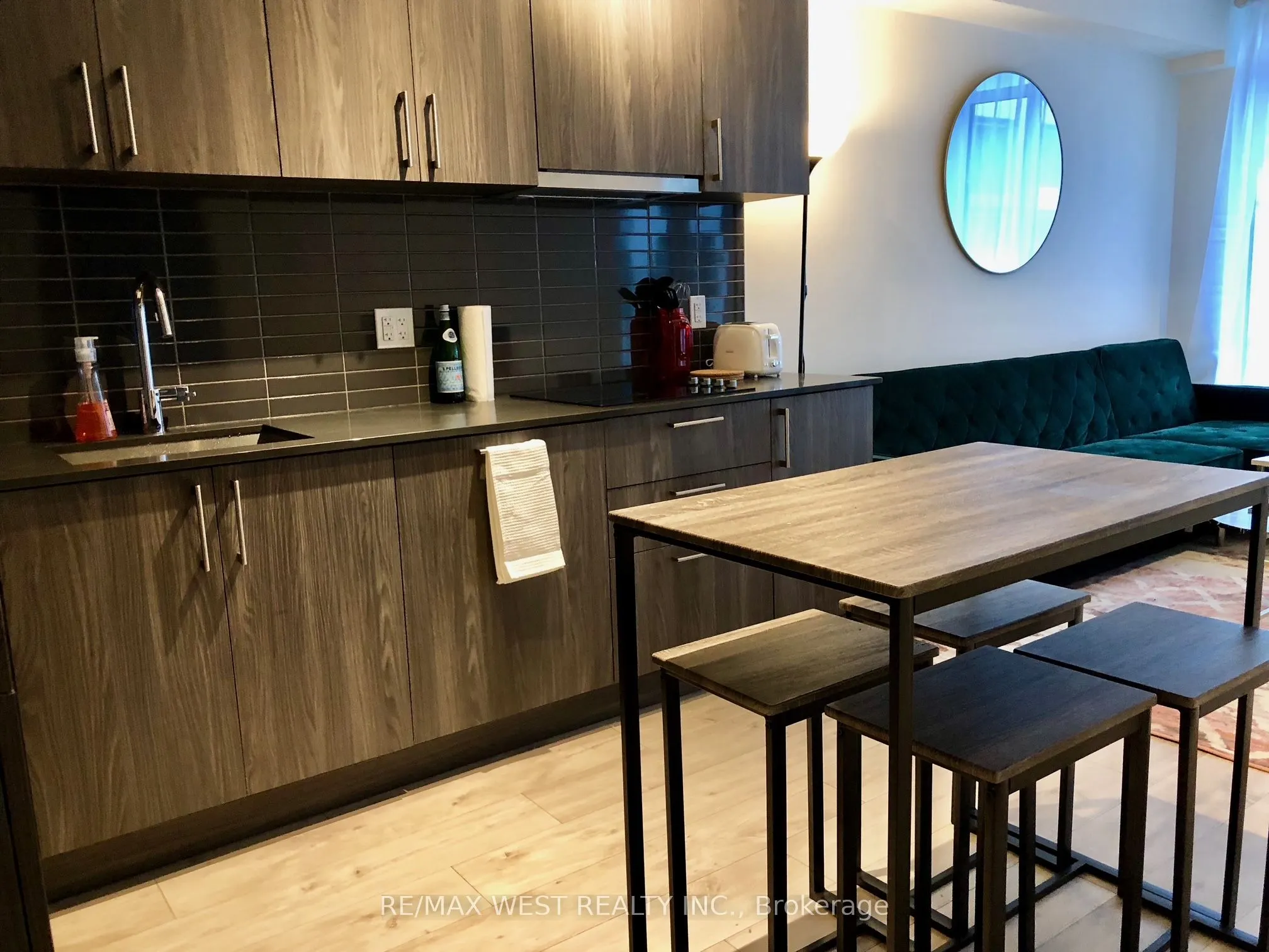 576 Front Street W, #313