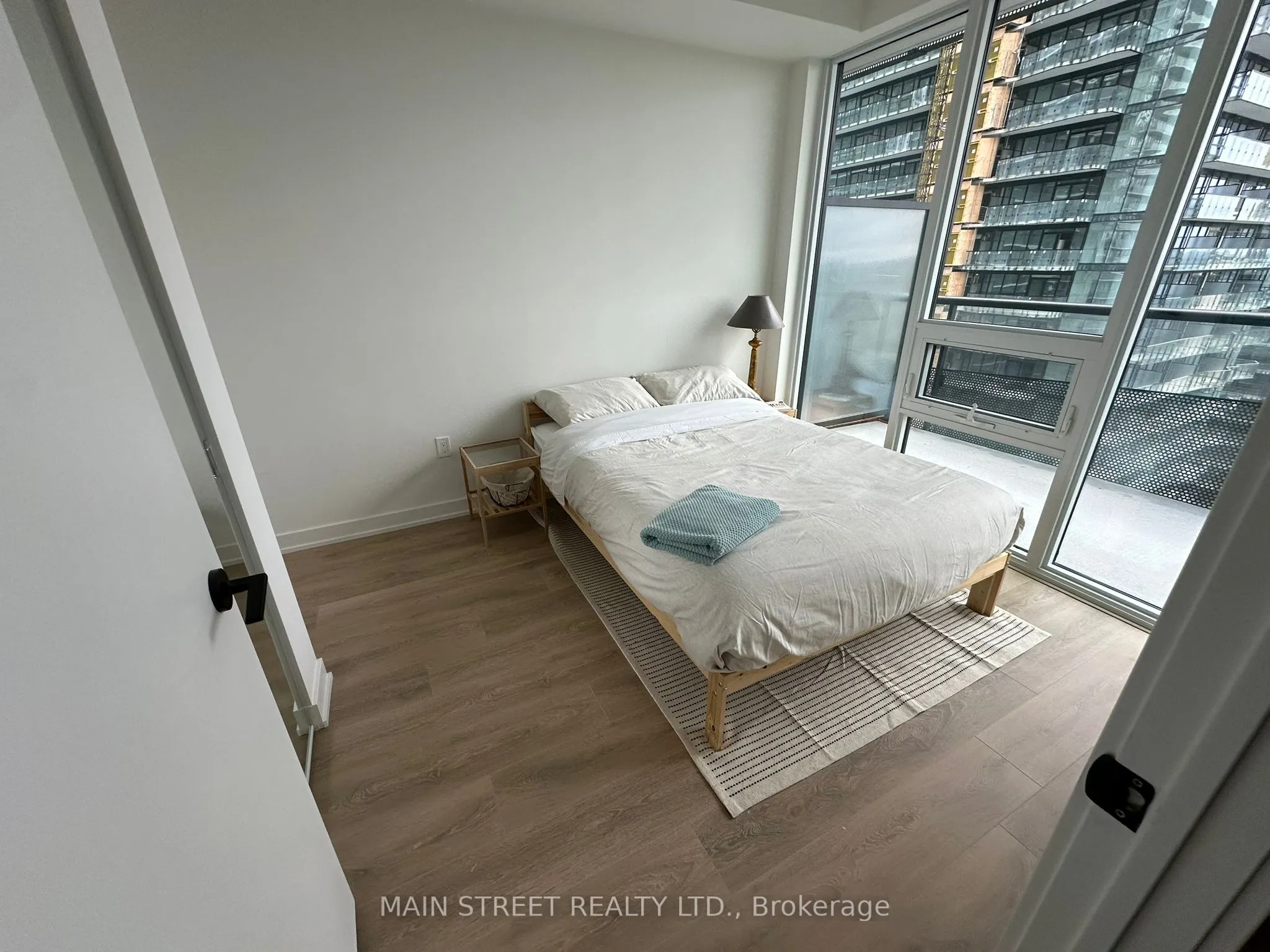 117 Broadway Avenue, #2207