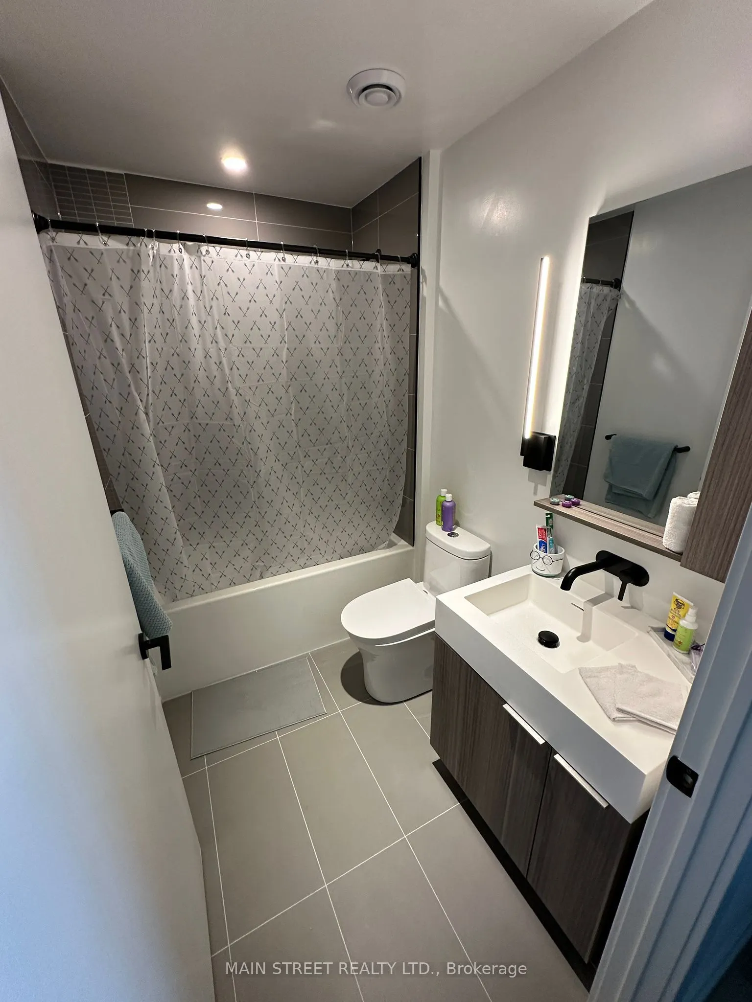 117 Broadway Avenue, #2207