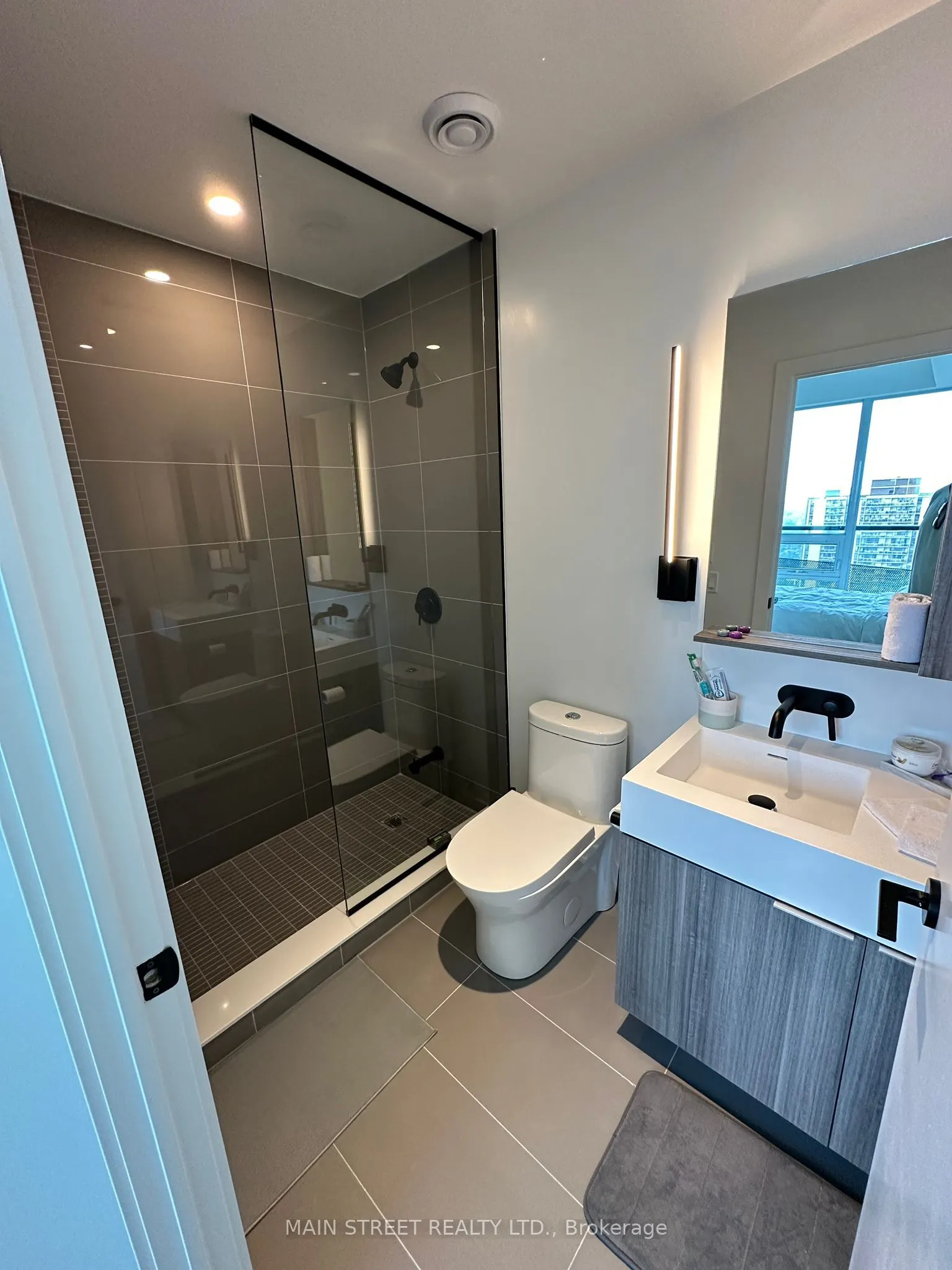117 Broadway Avenue, #2207