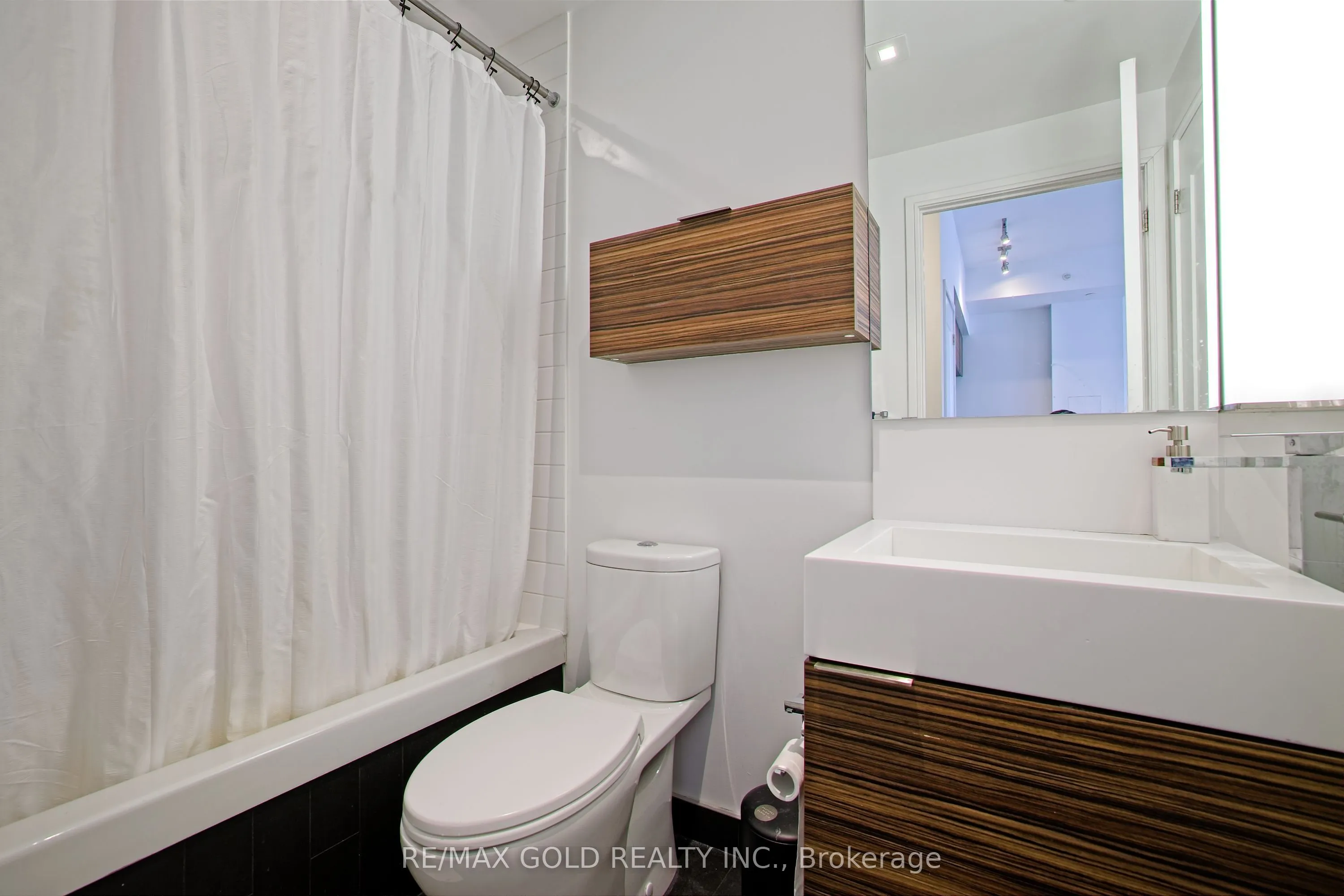 88 Scott Street, #4608