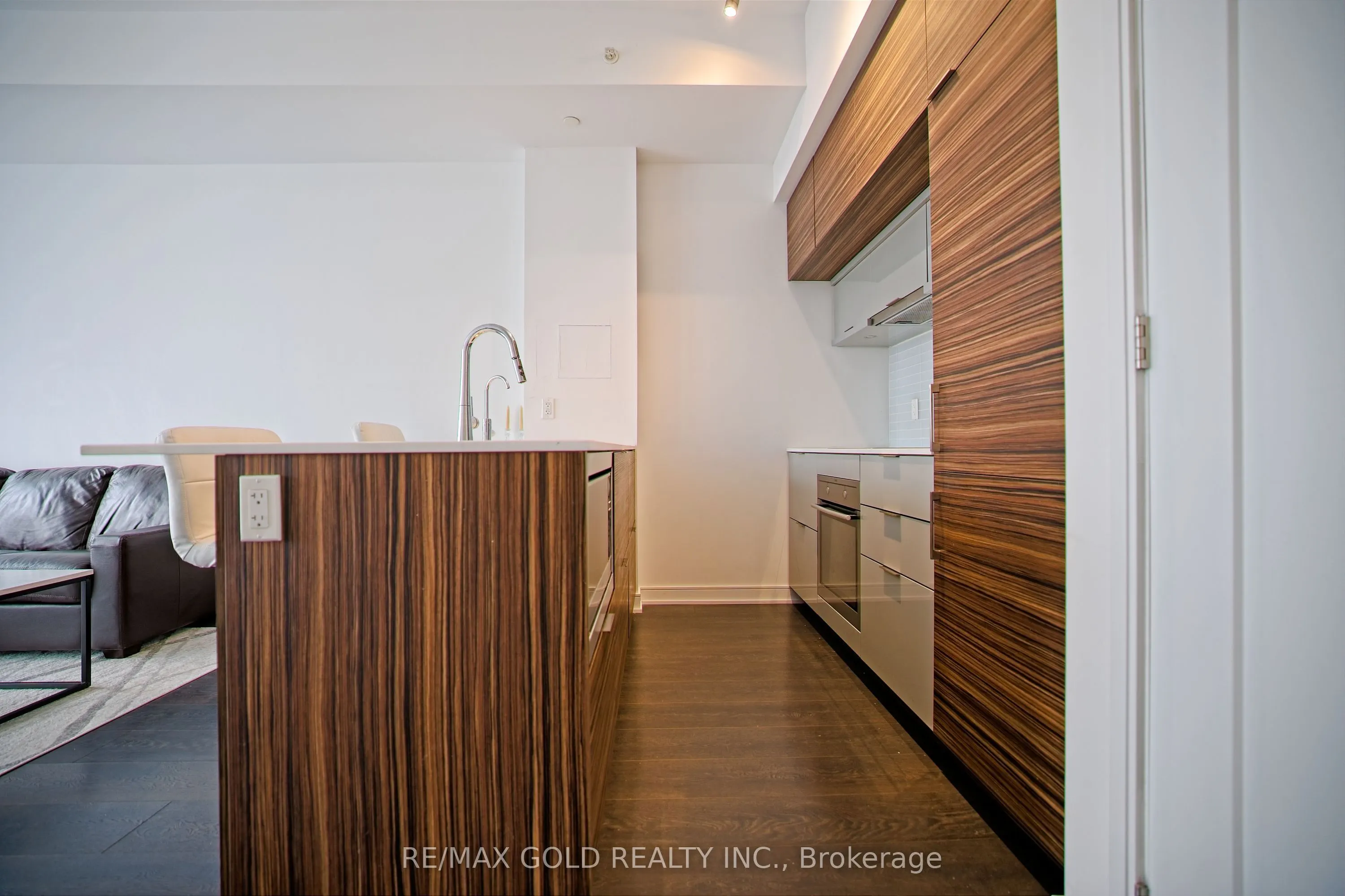 88 Scott Street, #4608