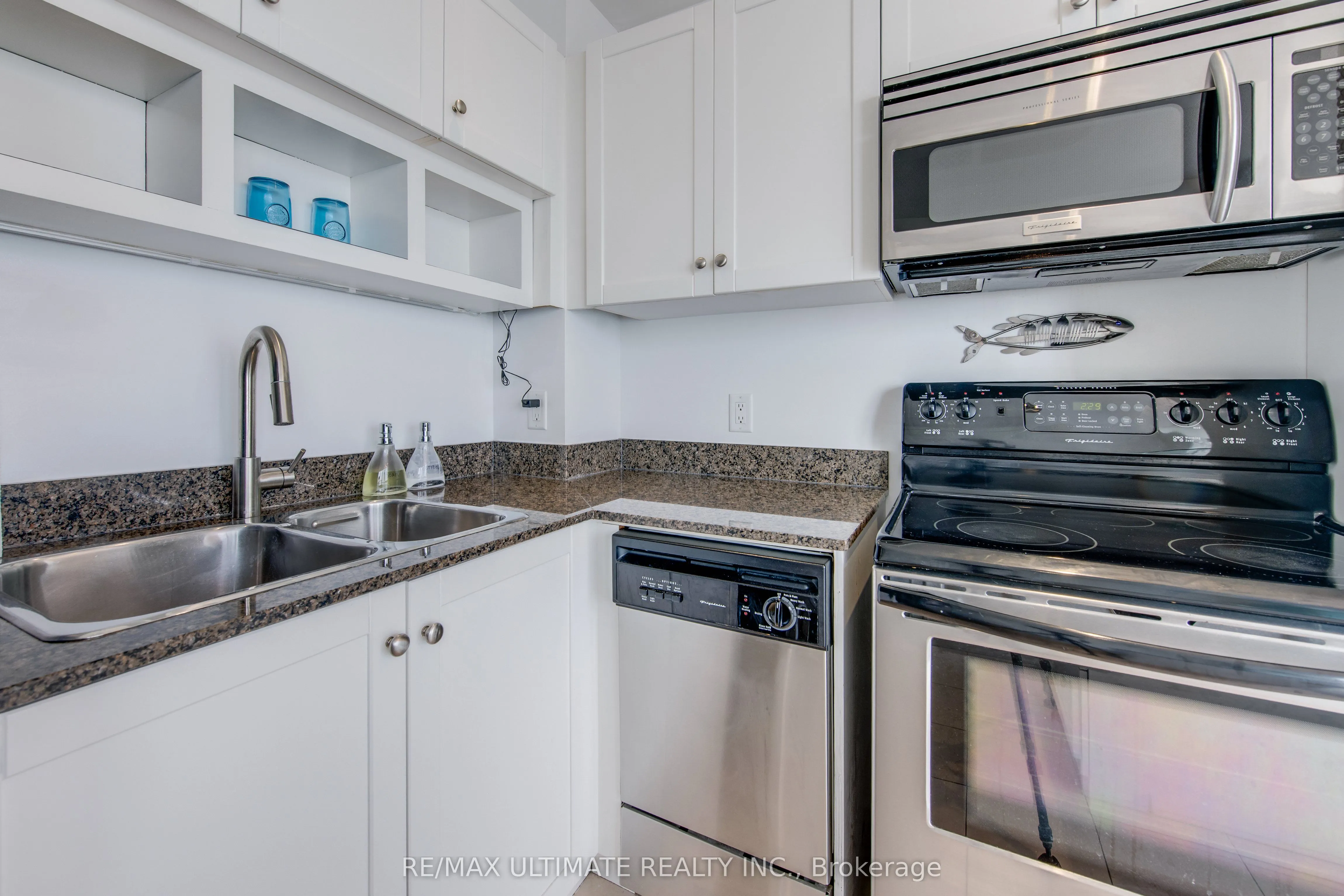 218 Queens Quay W, #2305