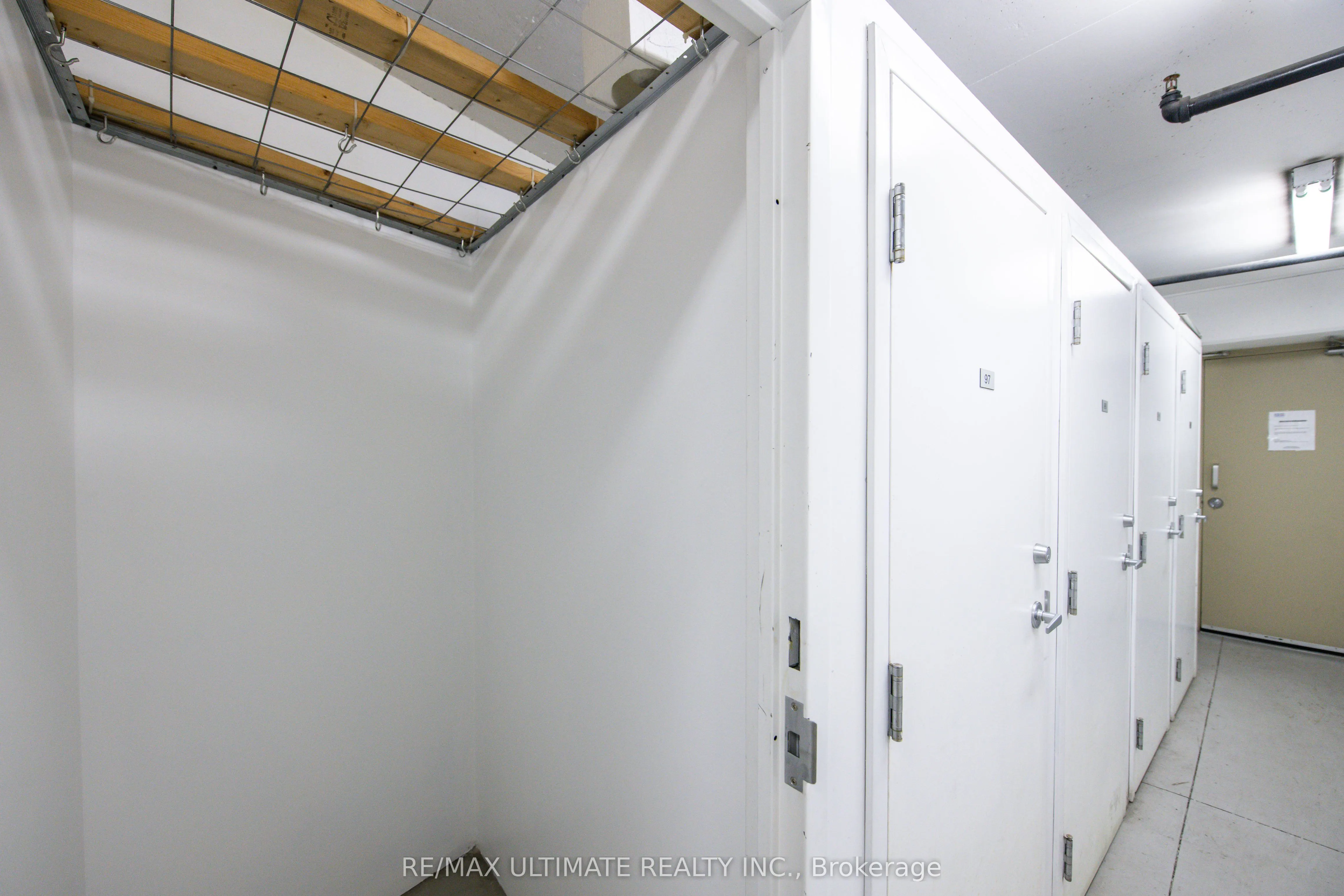 218 Queens Quay W, #2305