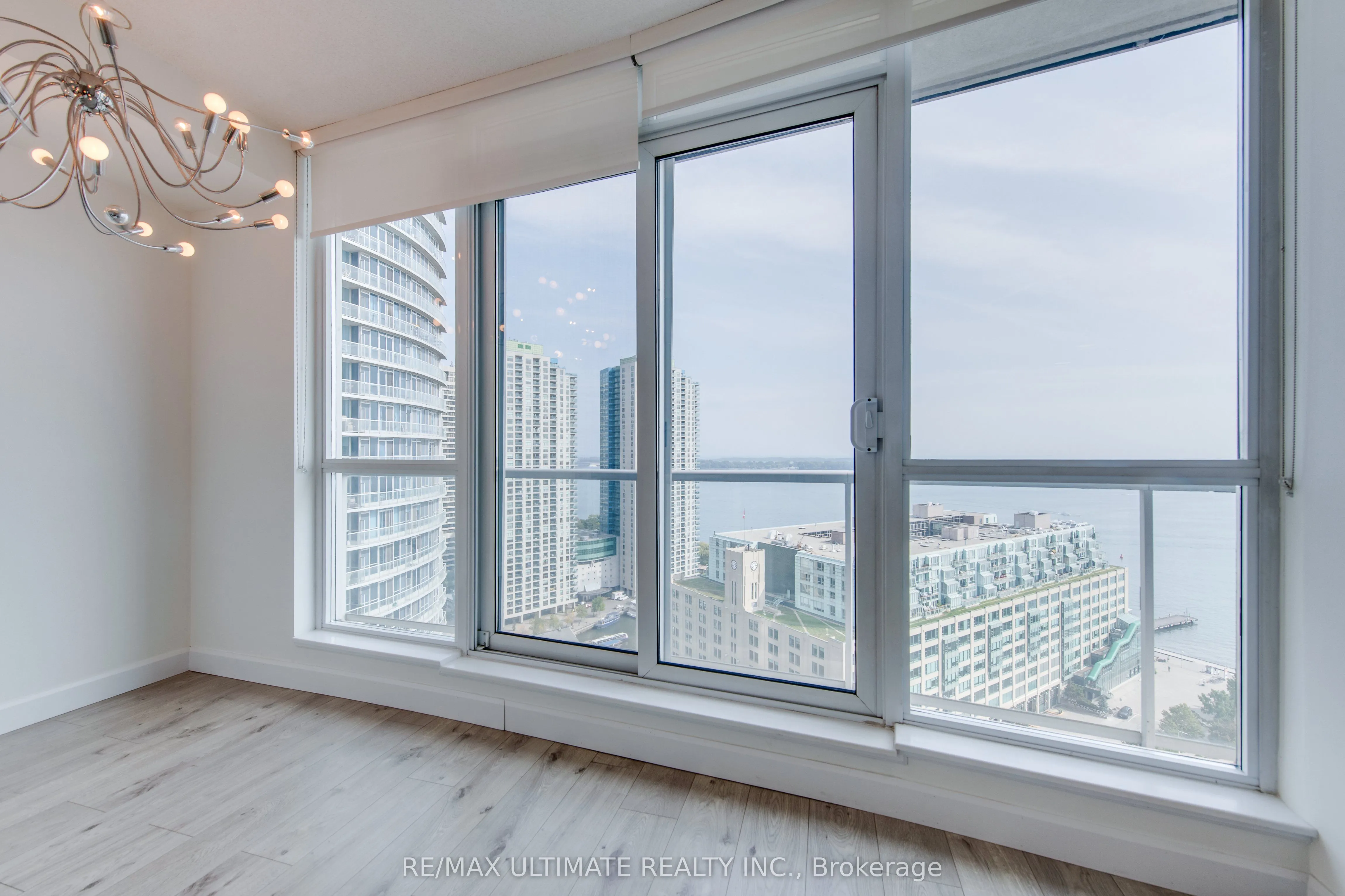 218 Queens Quay W, #2305