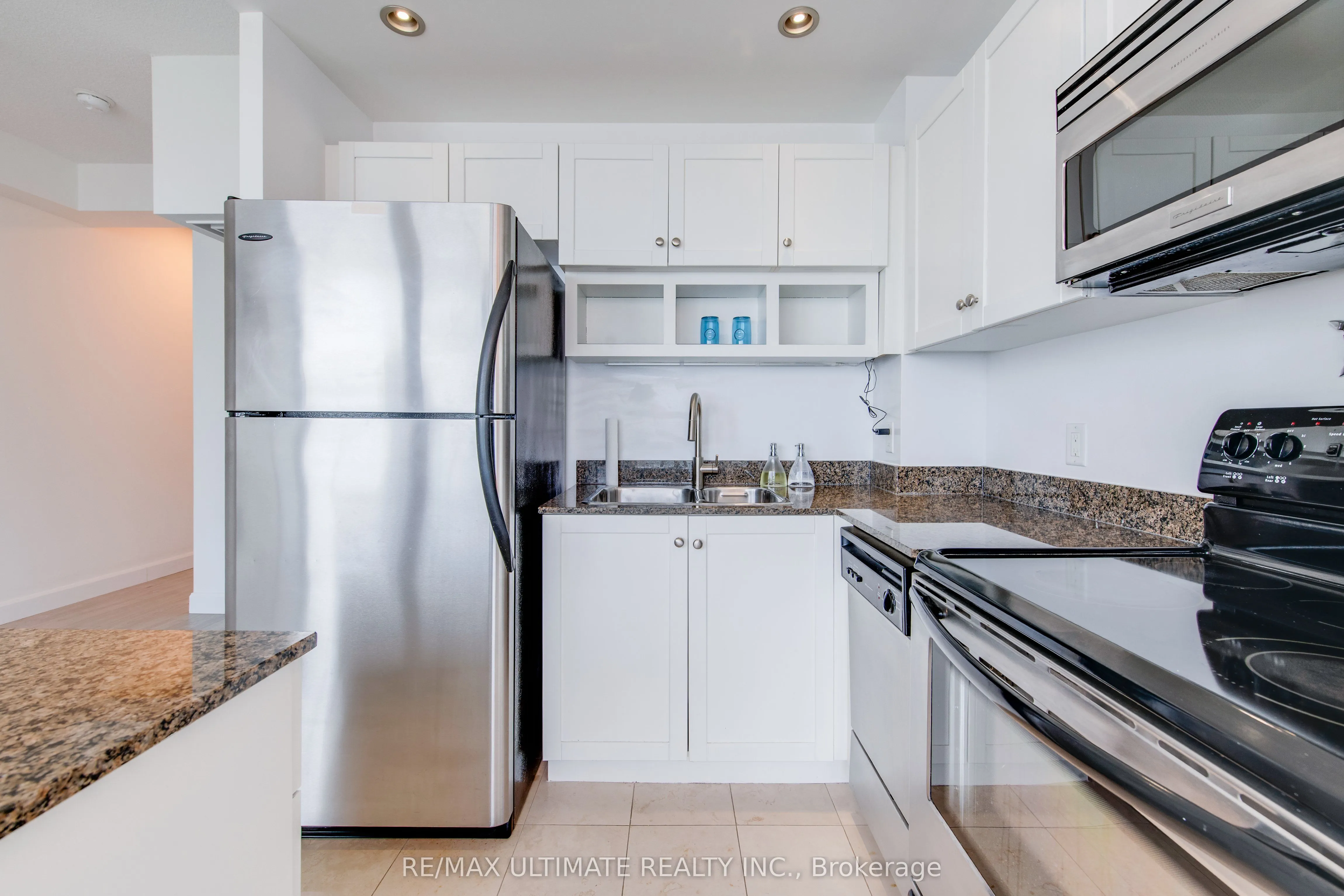 218 Queens Quay W, #2305