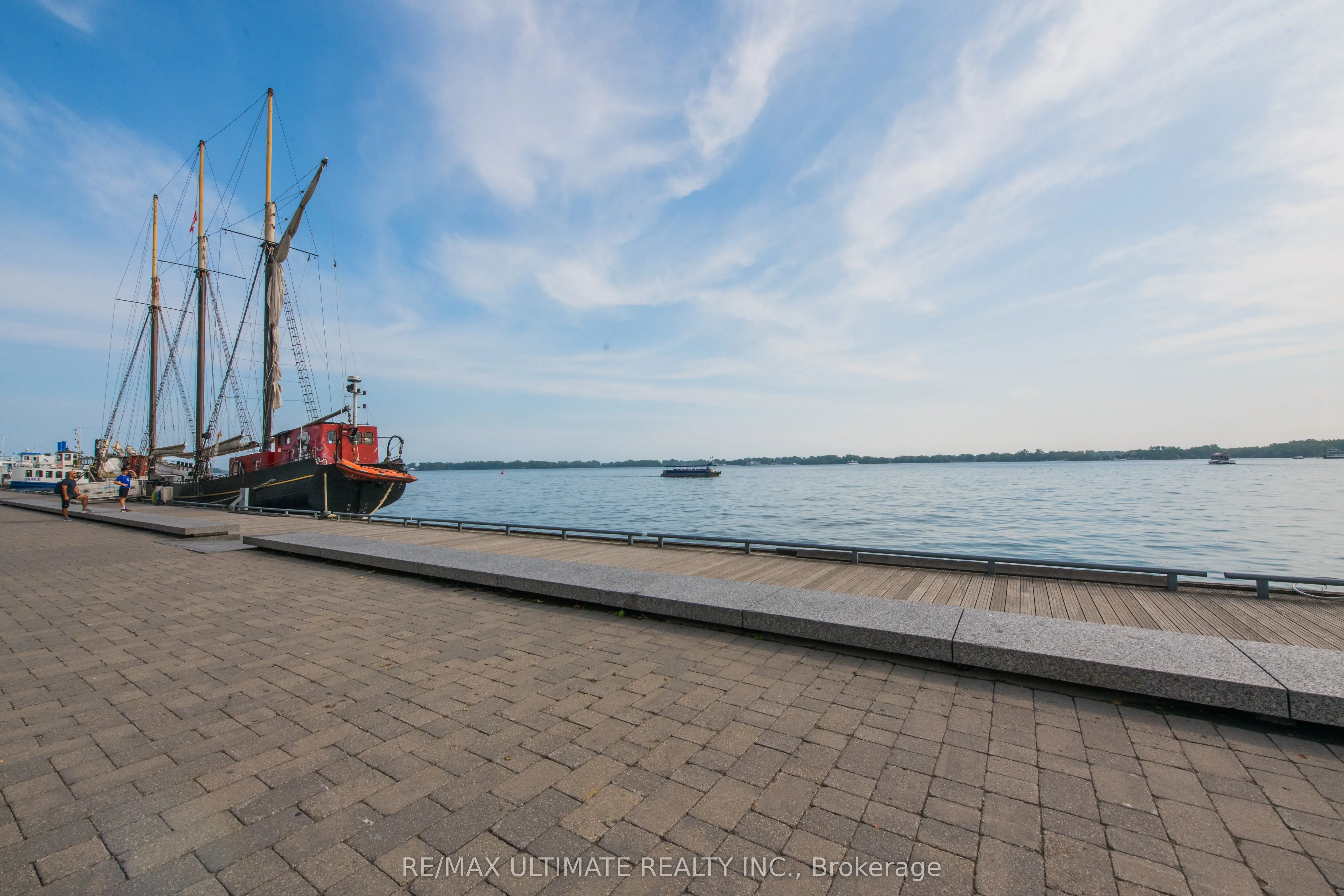 218 Queens Quay W, #2305
