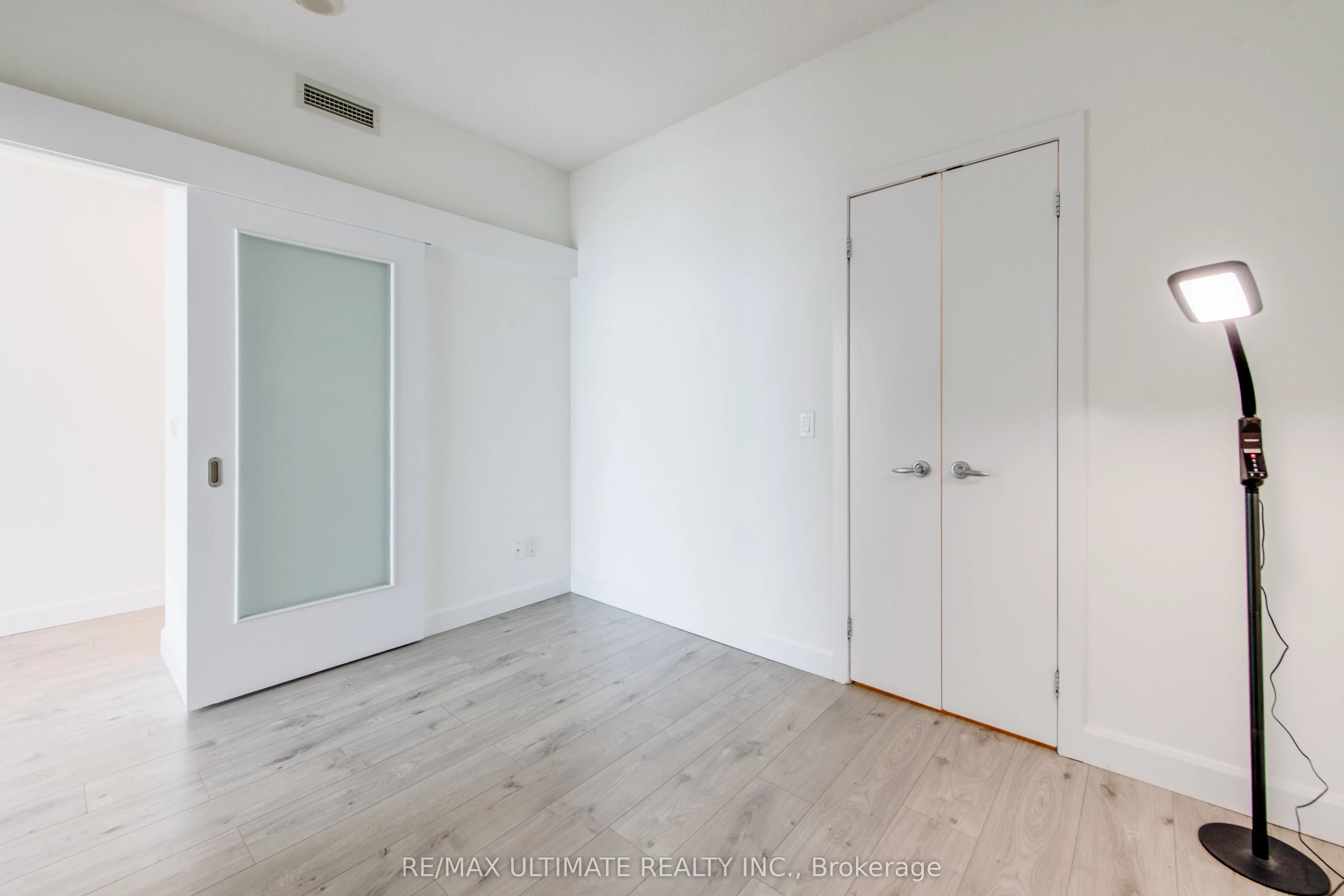 218 Queens Quay W, #2305