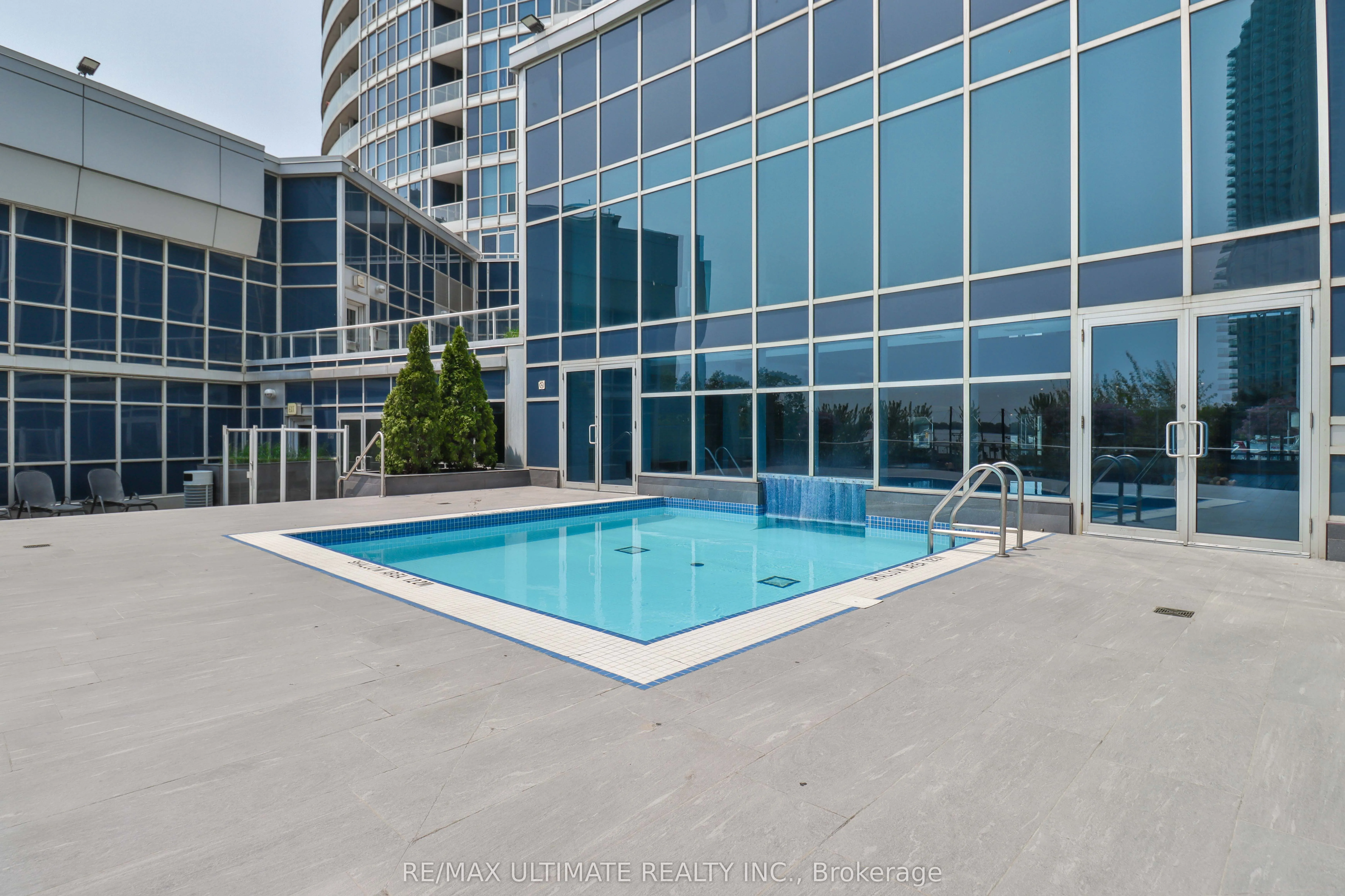 218 Queens Quay W, #2305