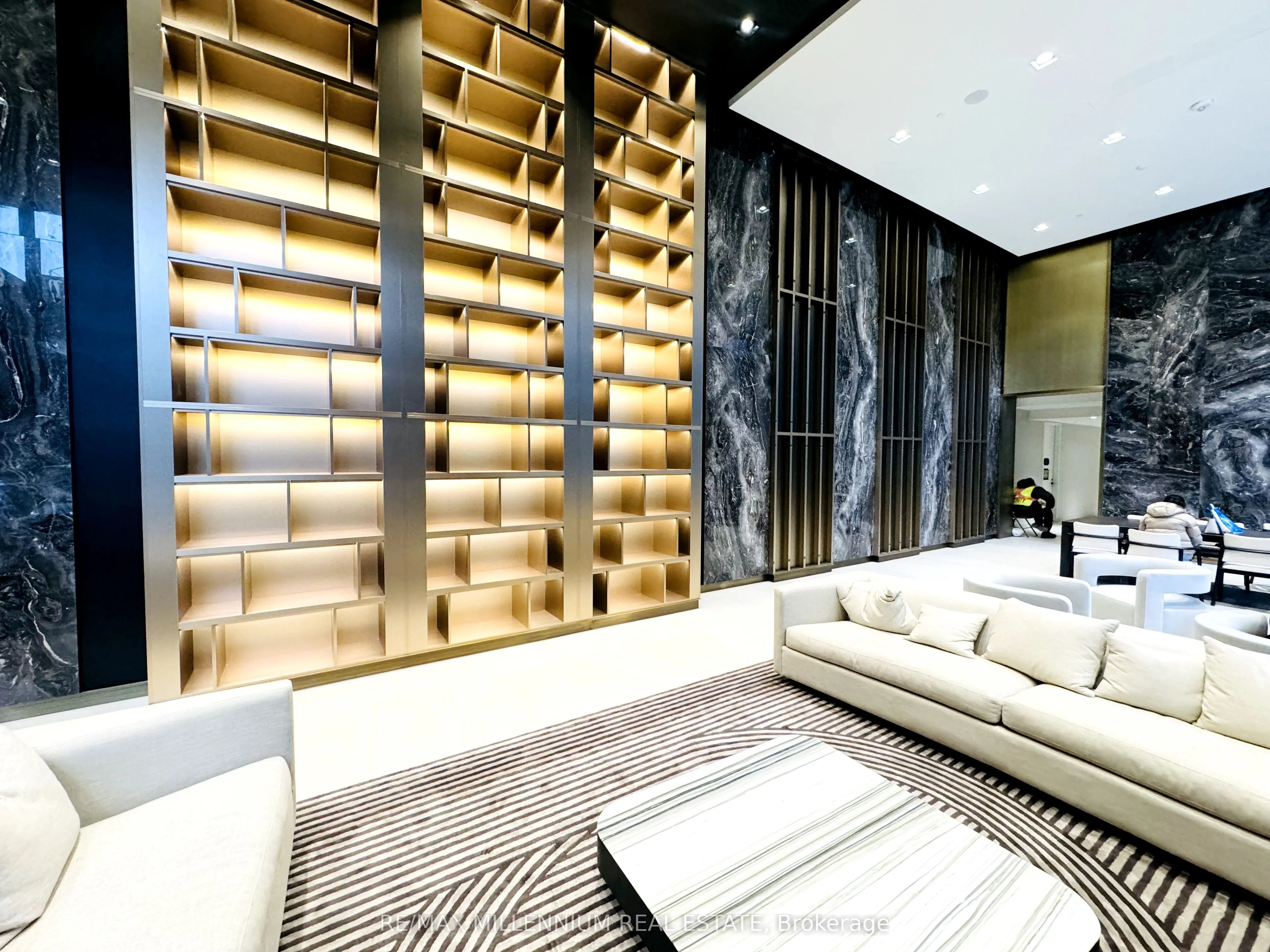 117 Broadway Avenue, #420