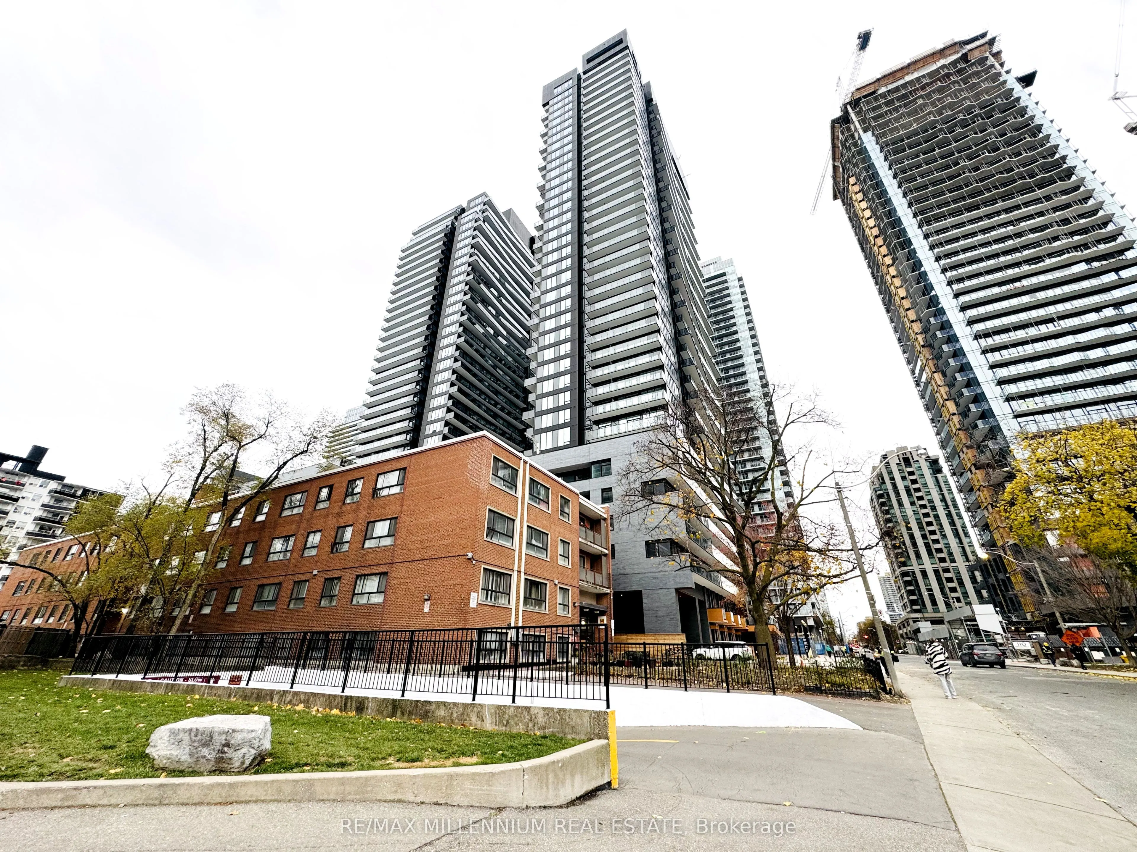 117 Broadway Avenue, #420