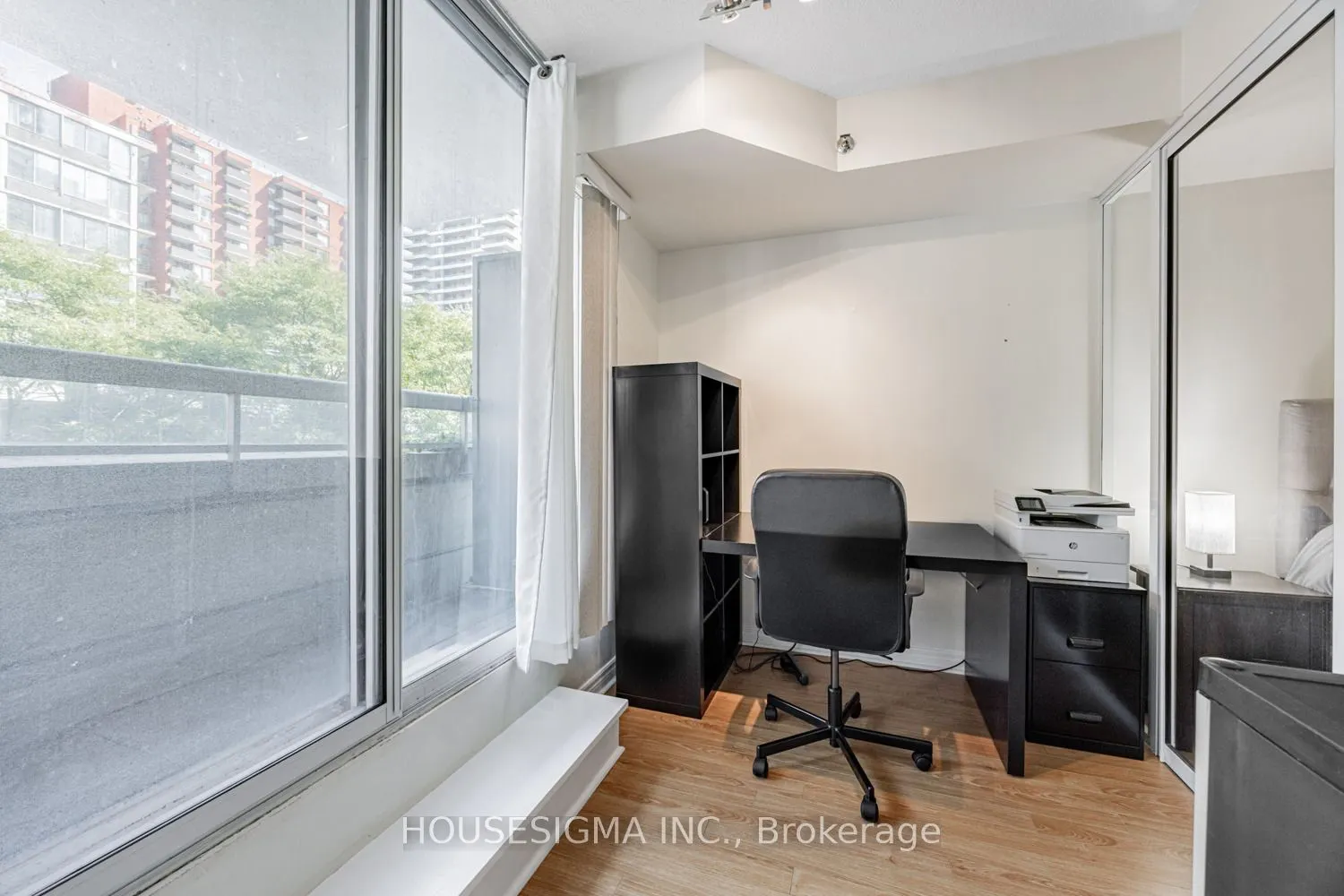 43 Eglinton Avenue E, #207