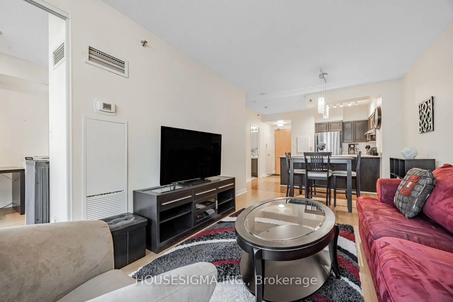 43 Eglinton Avenue E, #207