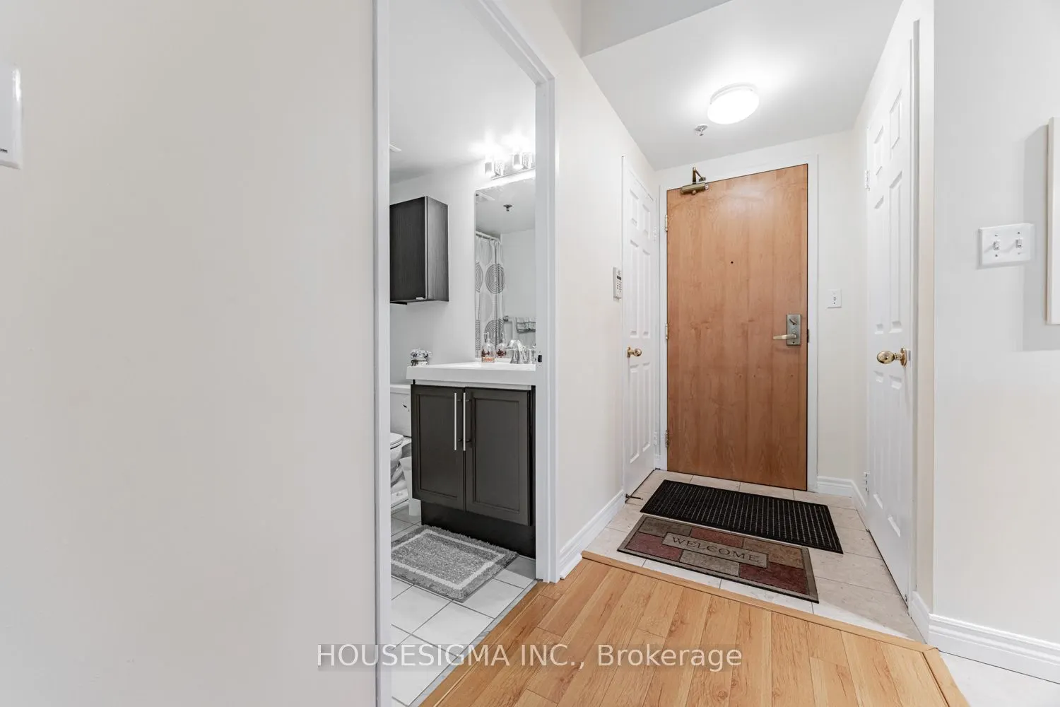 43 Eglinton Avenue E, #207