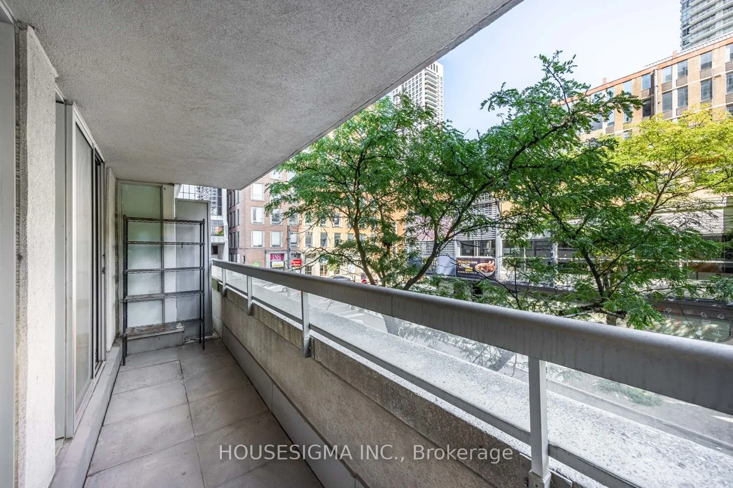43 Eglinton Avenue E, #207