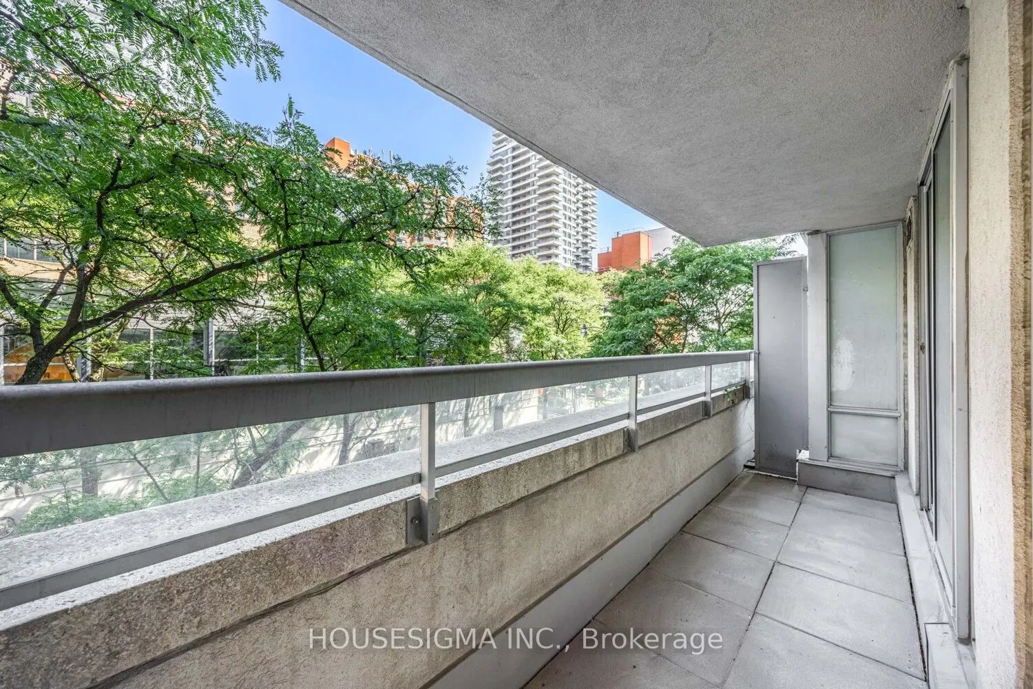 43 Eglinton Avenue E, #207