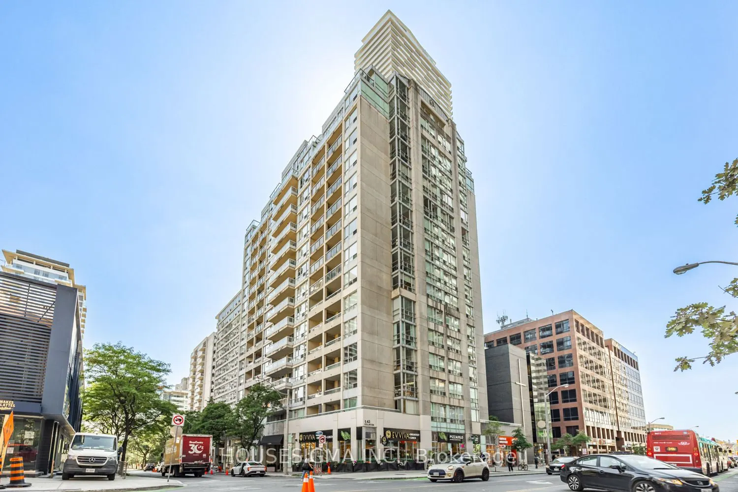 43 Eglinton Avenue E, #207