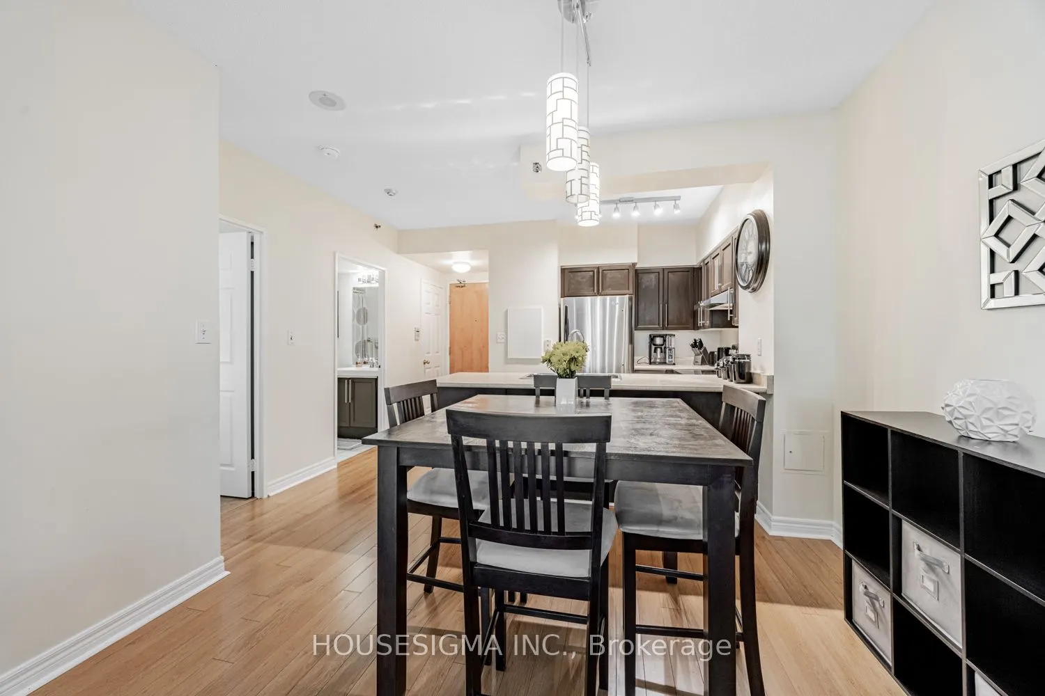 43 Eglinton Avenue E, #207