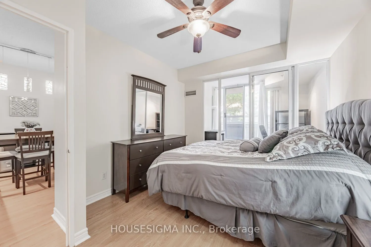 43 Eglinton Avenue E, #207