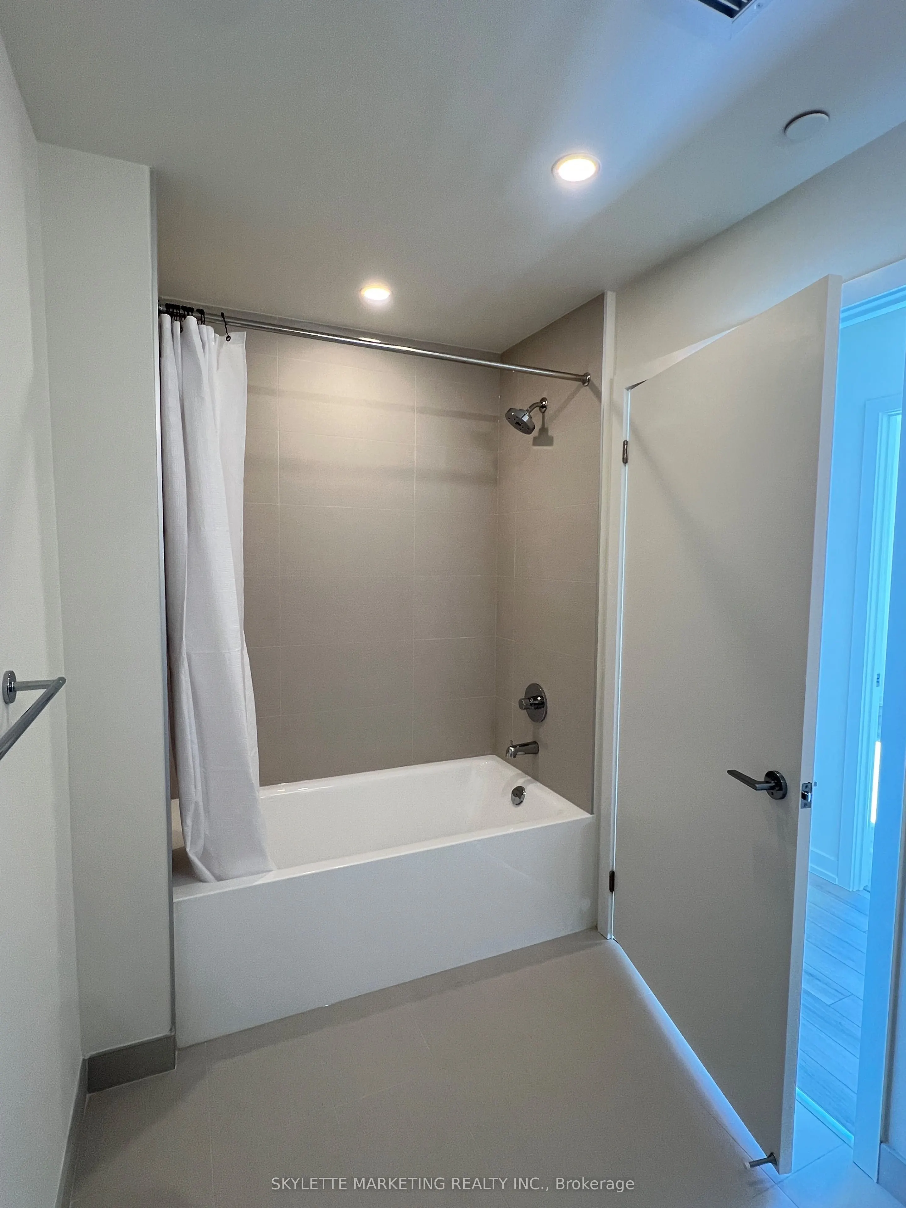 89 Church Street, #3208