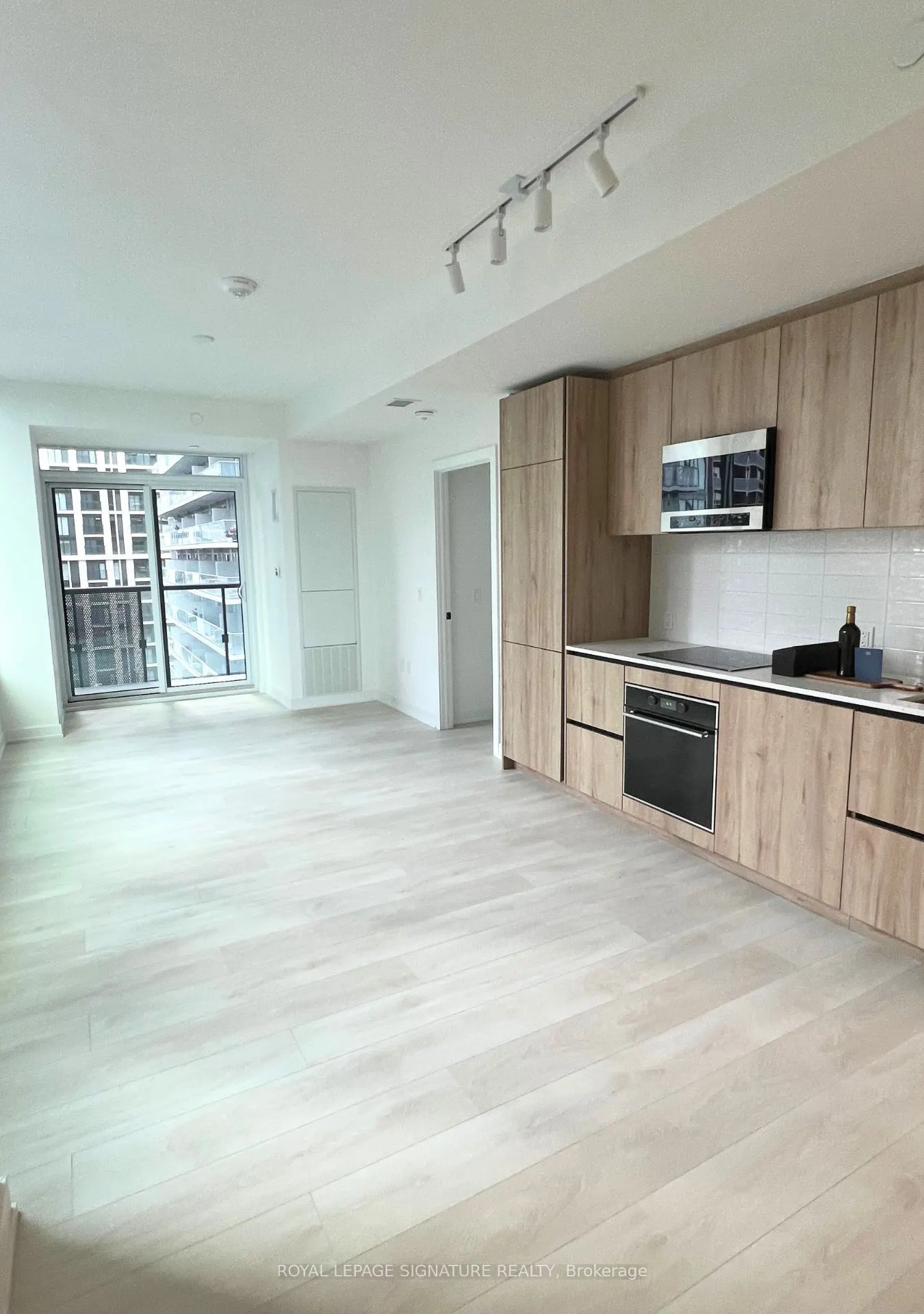 117 Broadway Avenue, #1102