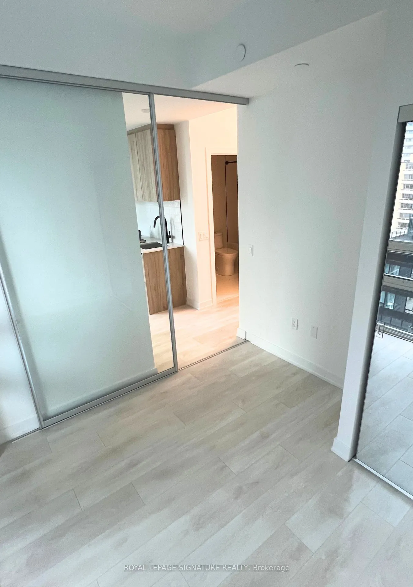 117 Broadway Avenue, #1102