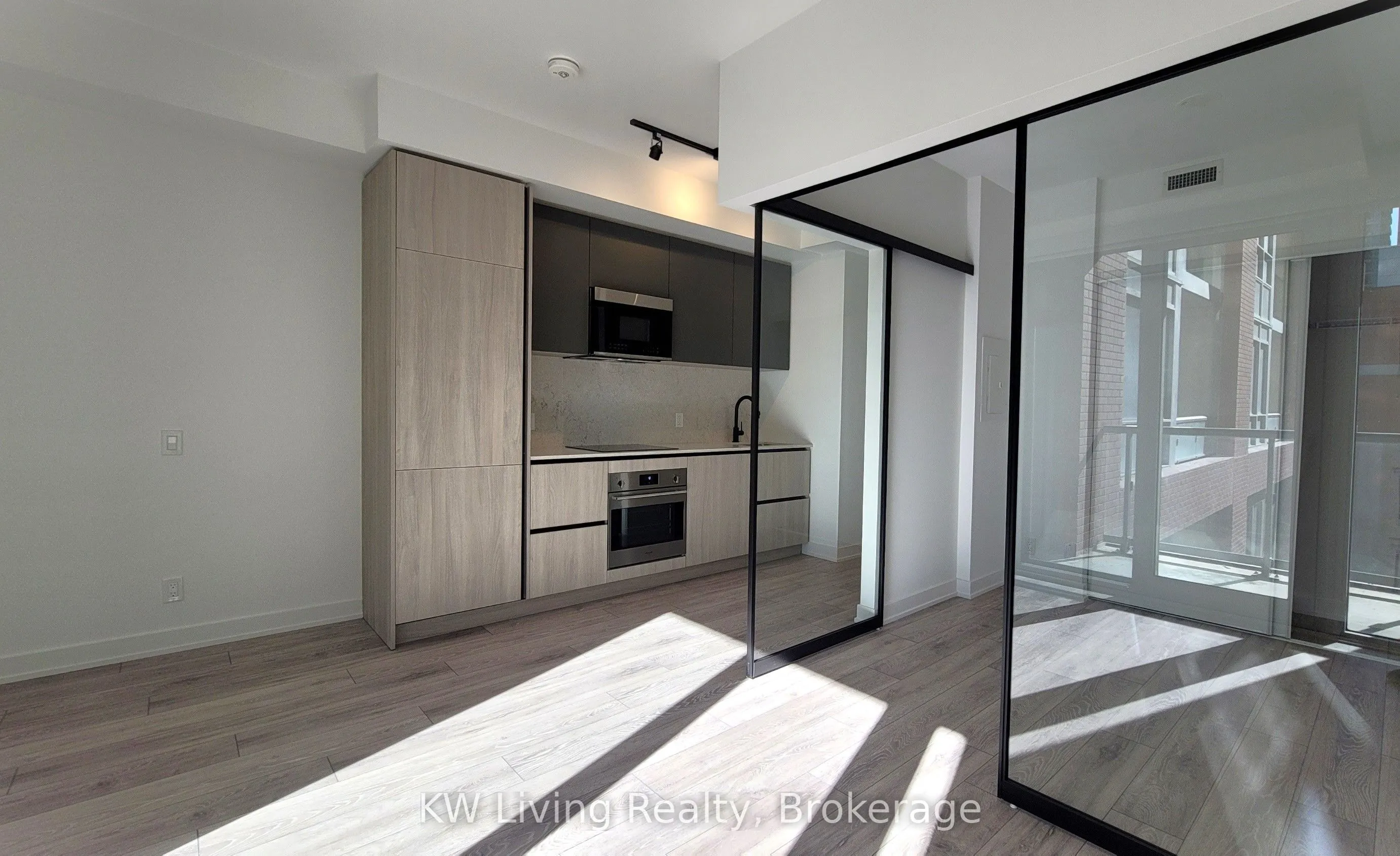 108 Peter Street, #1211