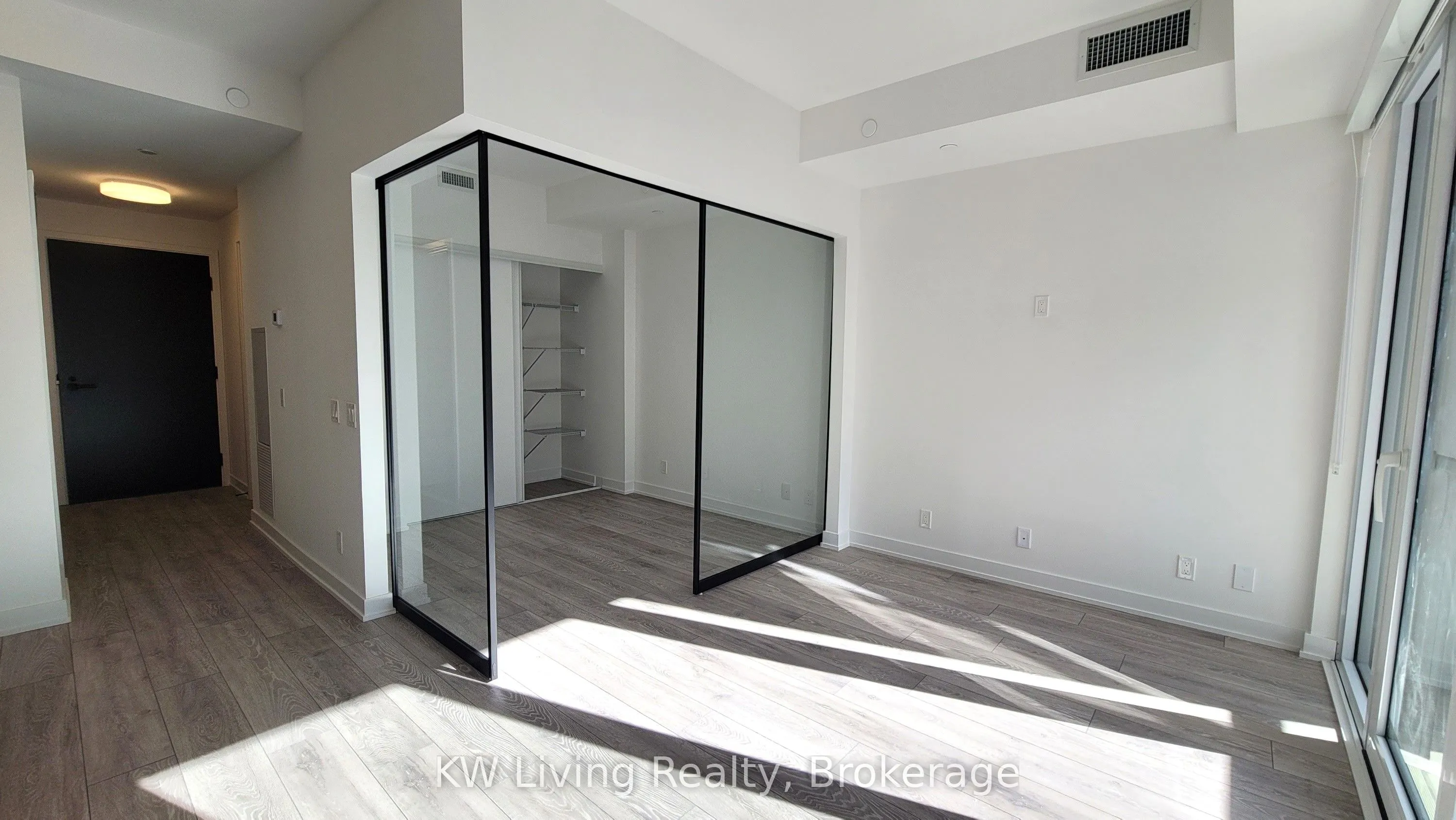 108 Peter Street, #1211
