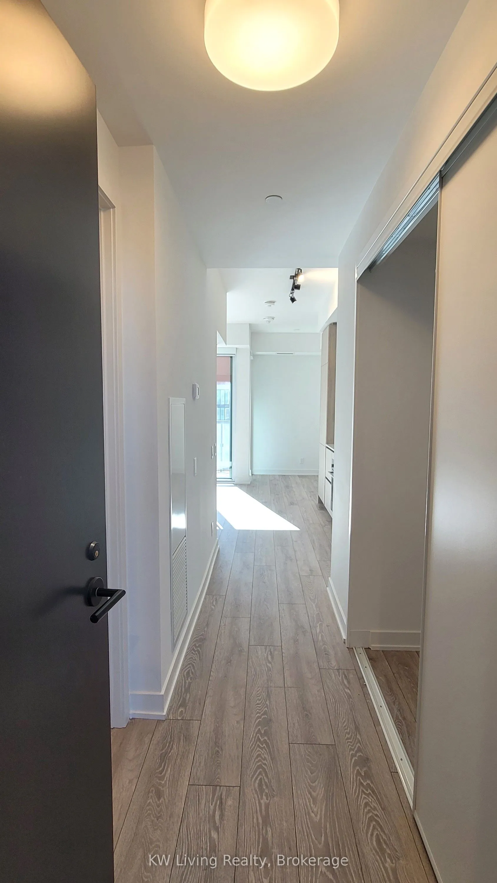 108 Peter Street, #1211