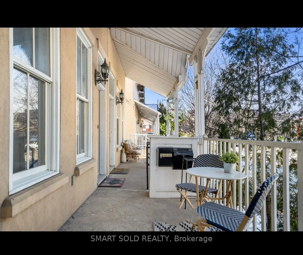 605 Adelaide Street