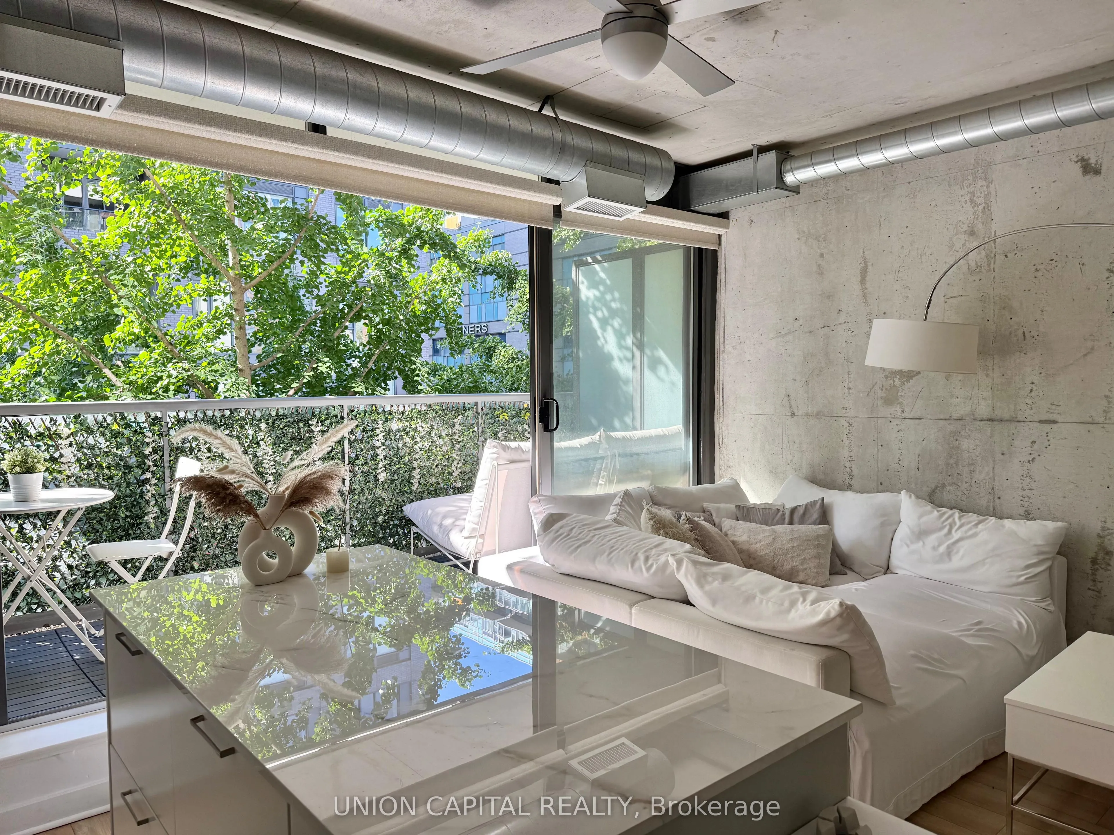 533 Richmond Street, #307