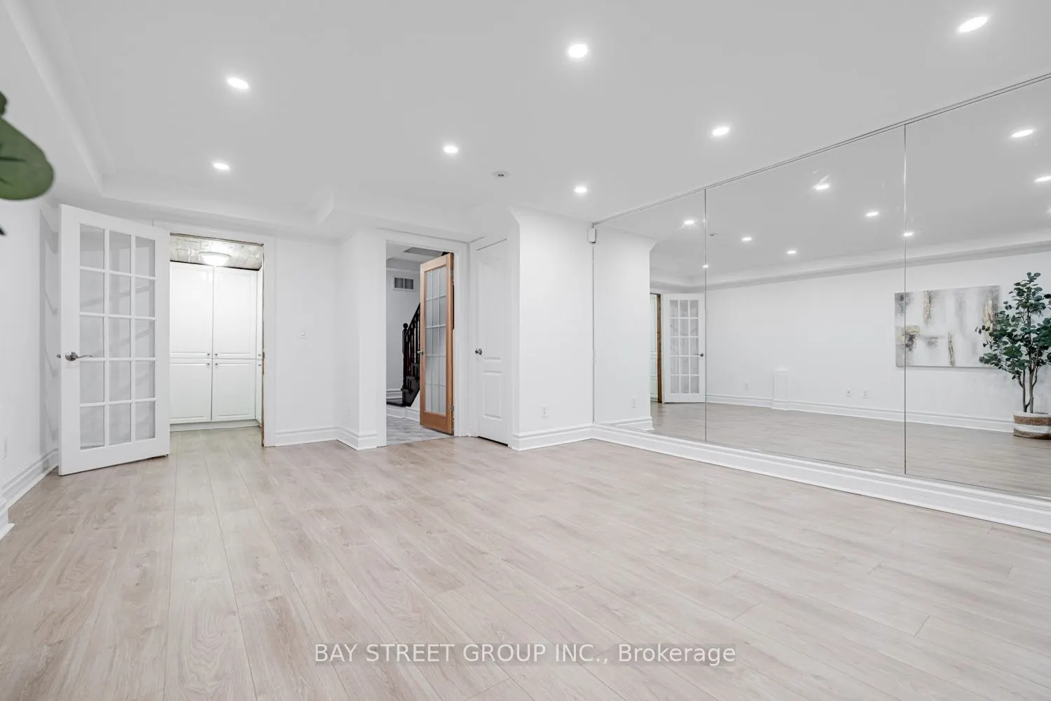 35 William Poole Way, #12