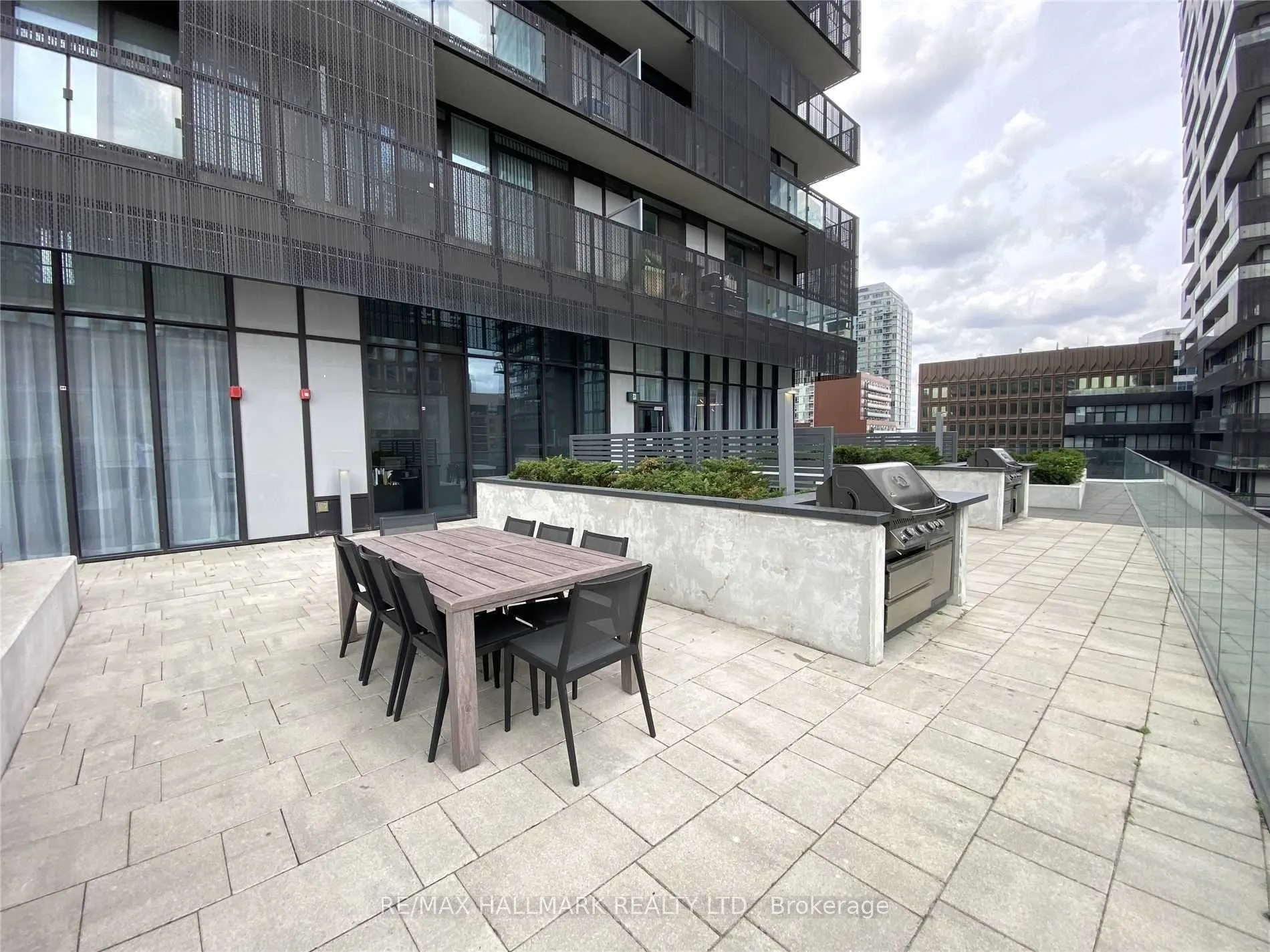 8 Eglinton Avenue, #5706