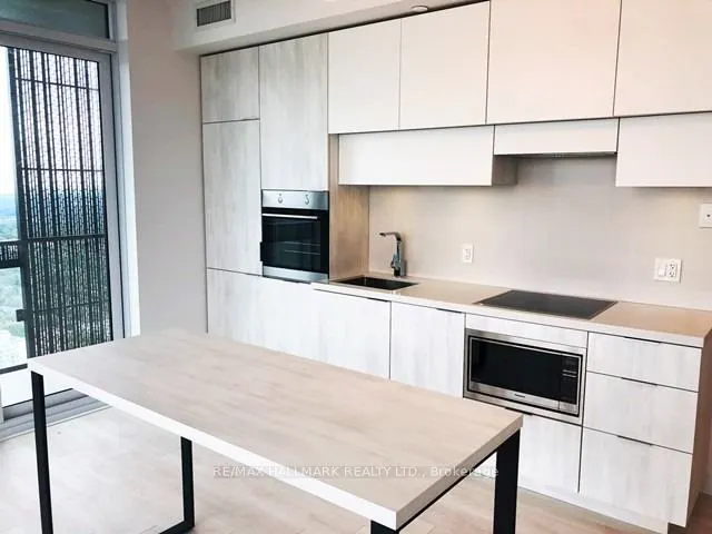 8 Eglinton Avenue, #5706